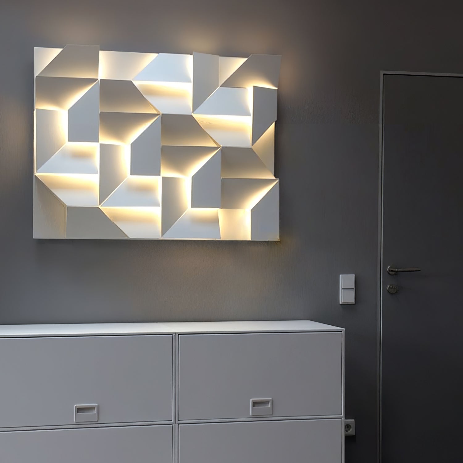 Deloza Shadows Rechargeable Grand Sconce Wall lamp