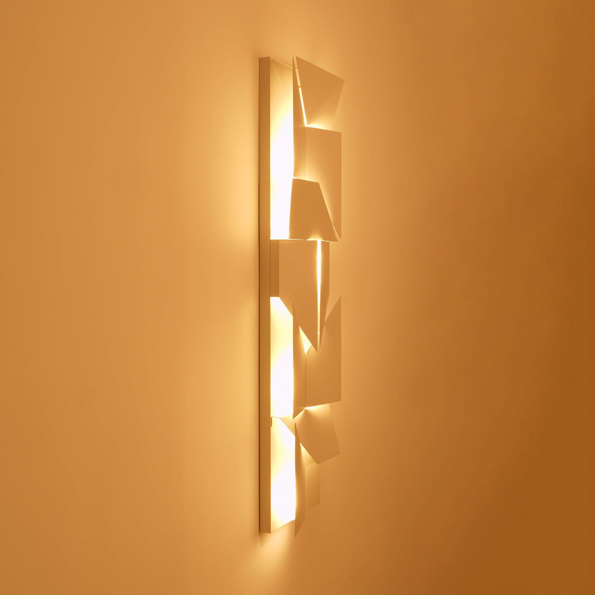 Wynor Shadows Grand Sconce Wall Lamp