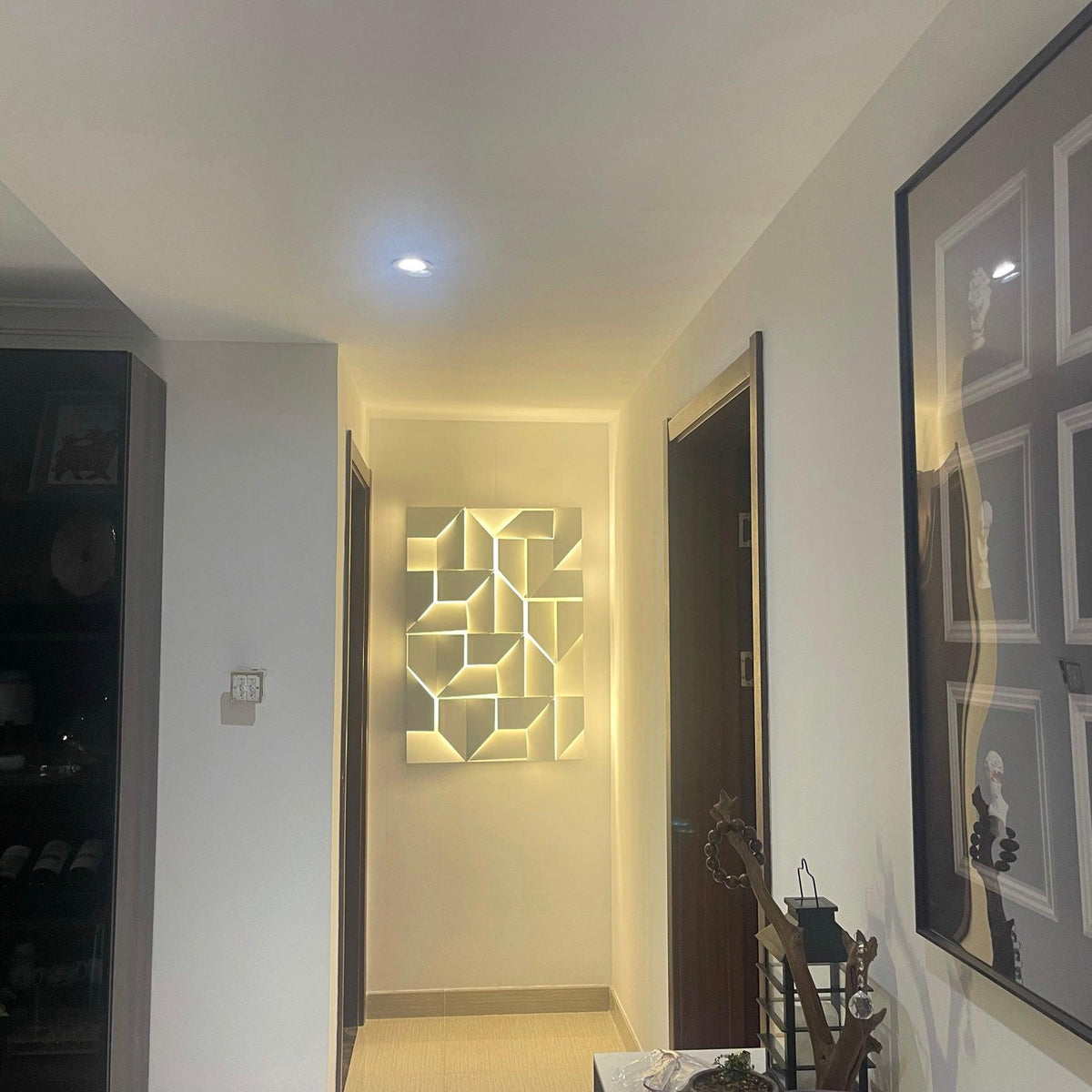 Wynor Shadows Grand Sconce Wall Lamp