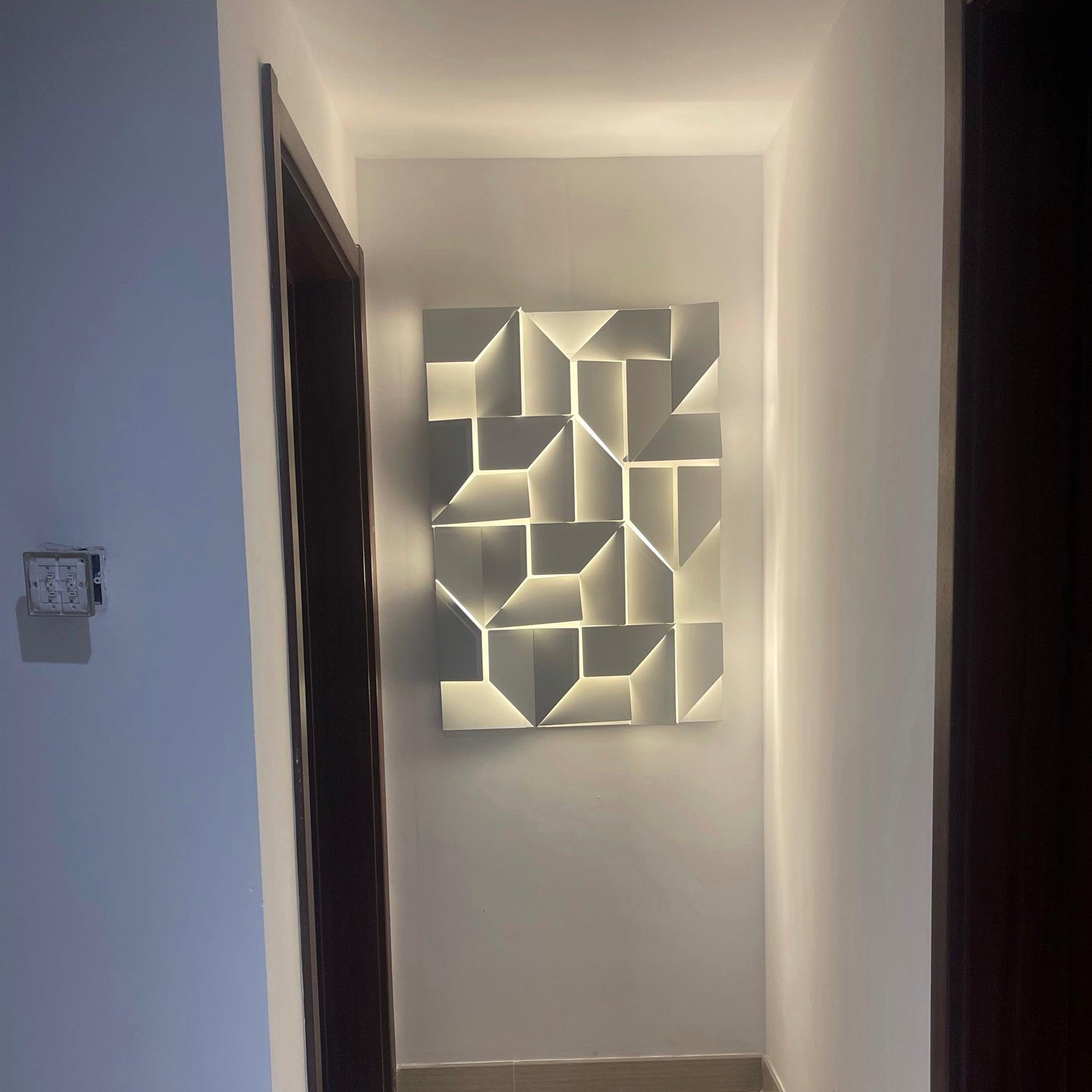 Deloza Shadows Rechargeable Grand Sconce Wall lamp