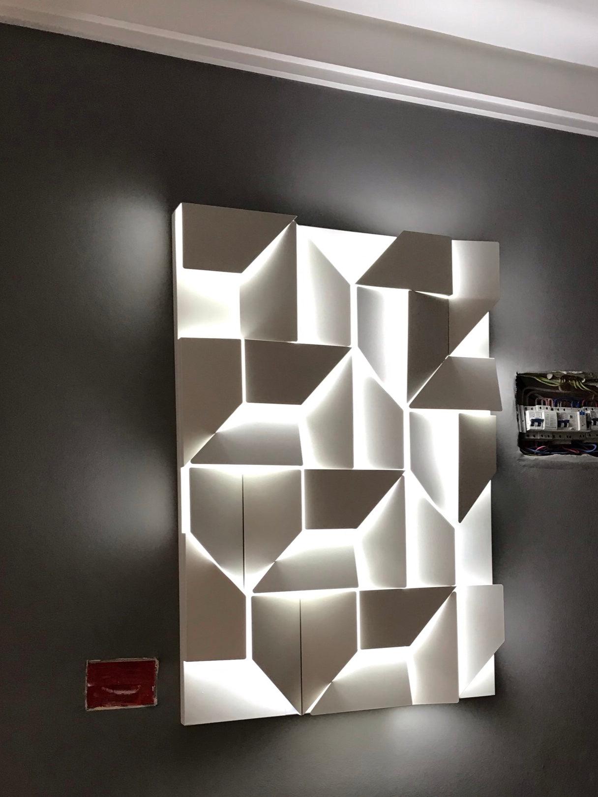 Deloza Shadows Rechargeable Grand Sconce Wall lamp