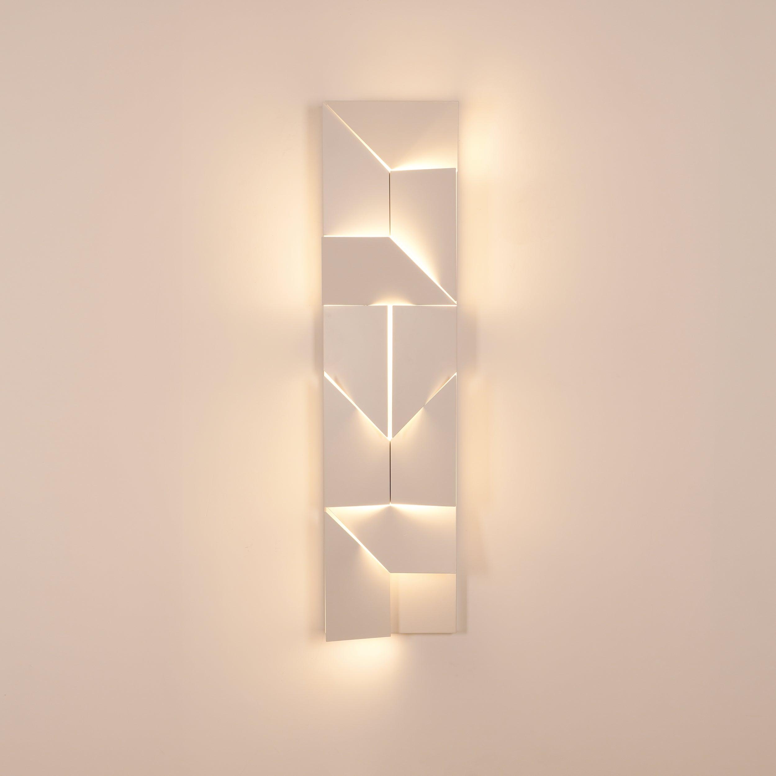 Arthaen Shadows Grand Sconce Wall lamp