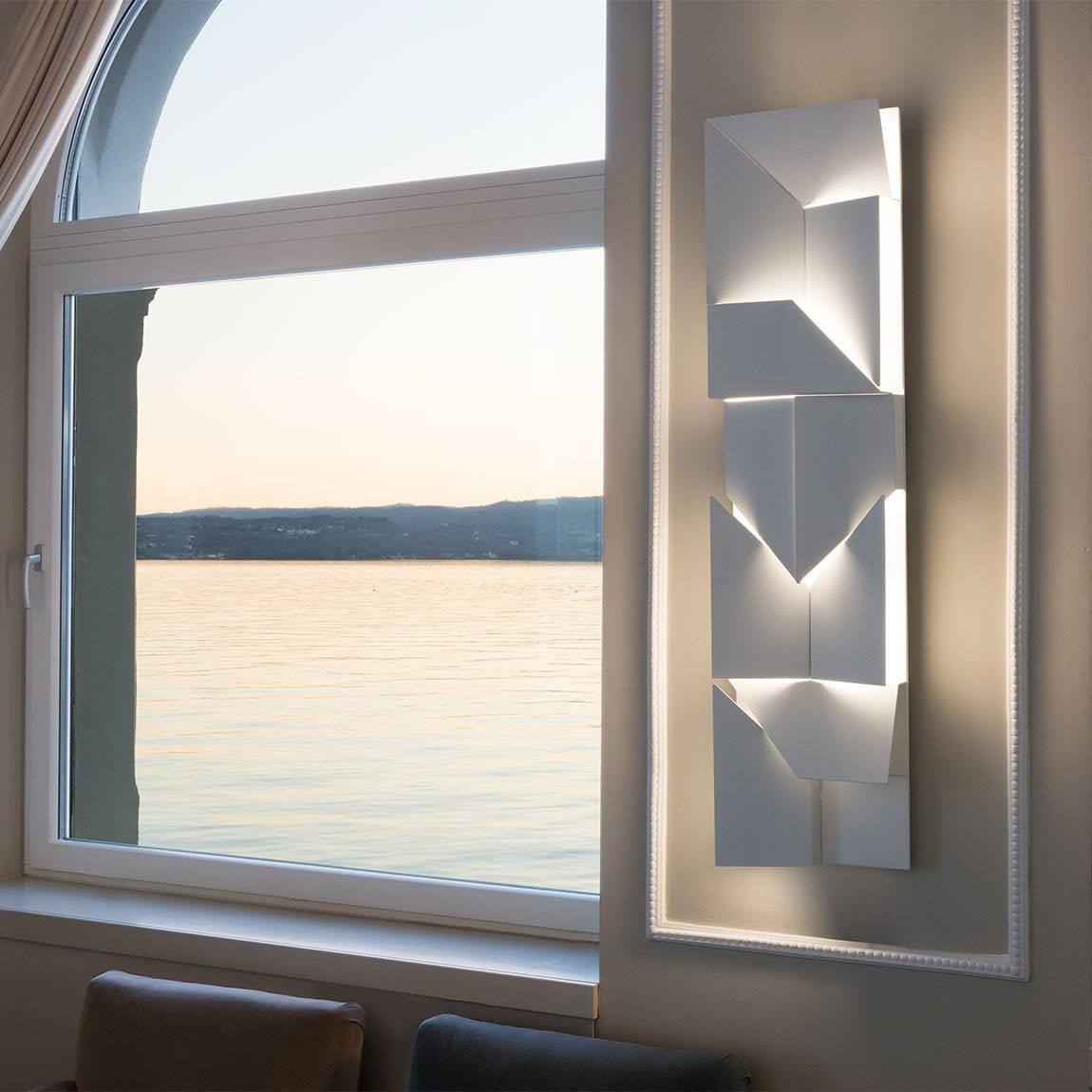 Wynor Shadows Grand Sconce Wall Lamp