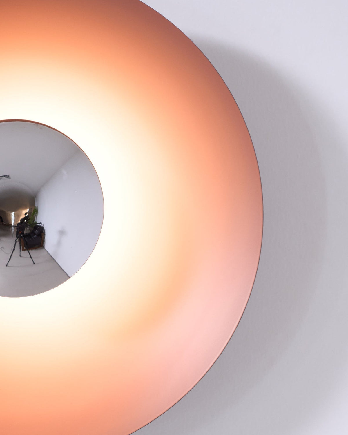 Xevan Elegance Simplicity Glow Wall Light