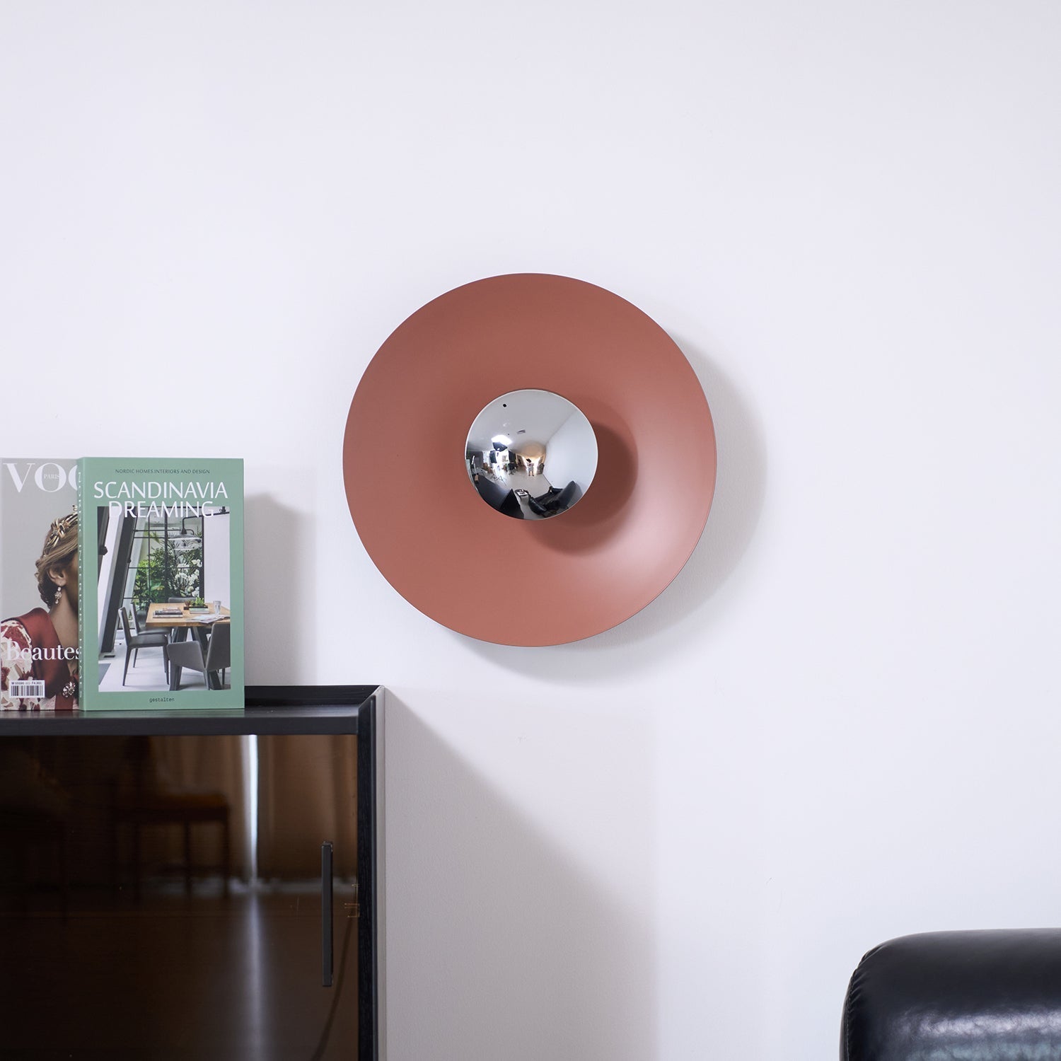 Xevan Elegance Simplicity Glow Wall Light