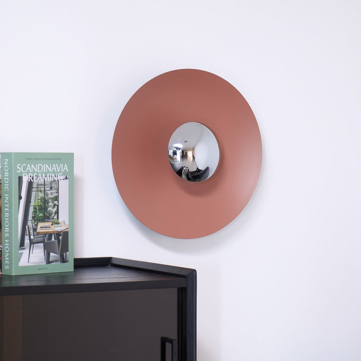 Xevan Elegance Simplicity Glow Wall Light