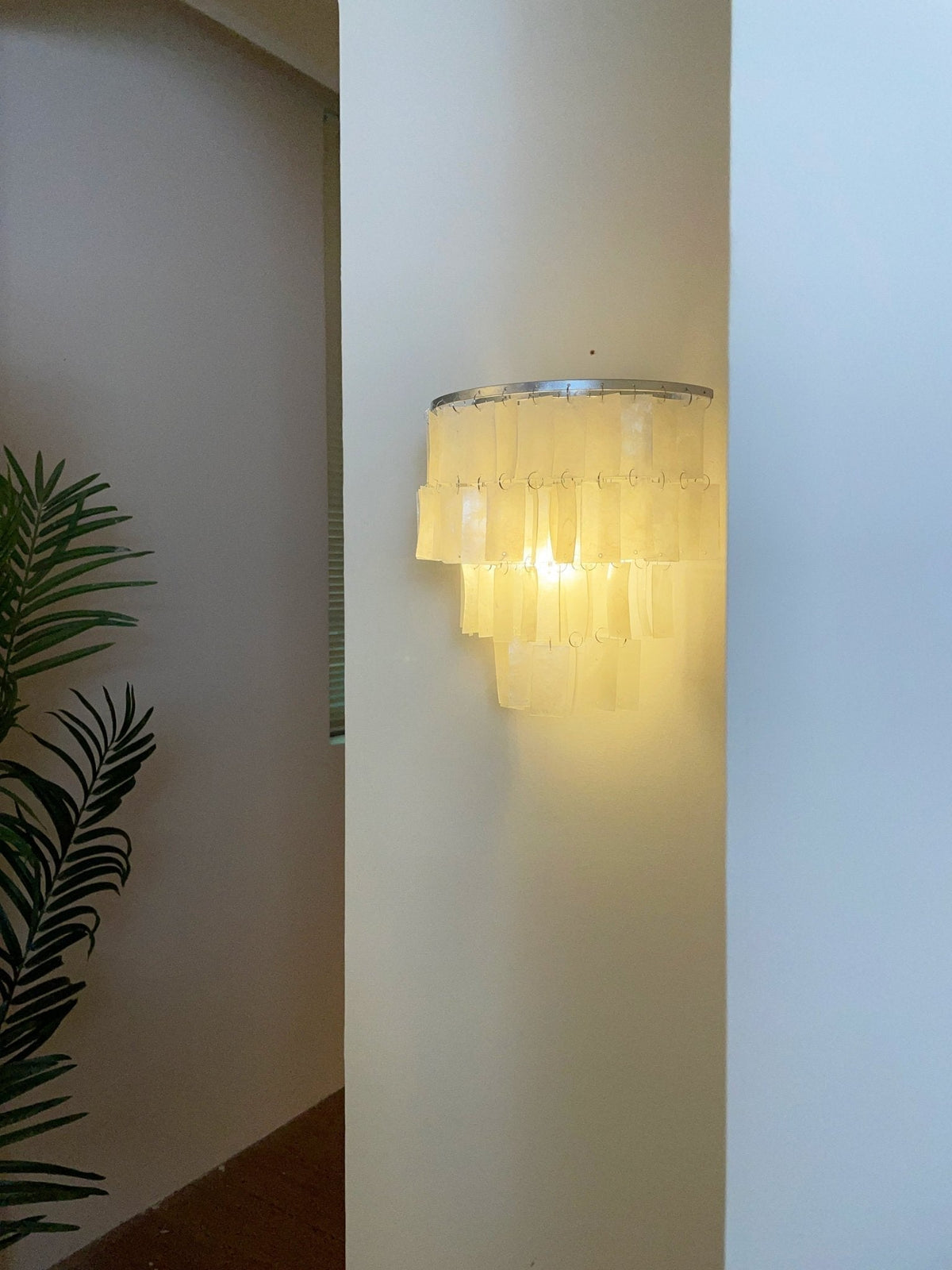 Vidoros Postmodern Luxury Shell Tiered Wall Lamp