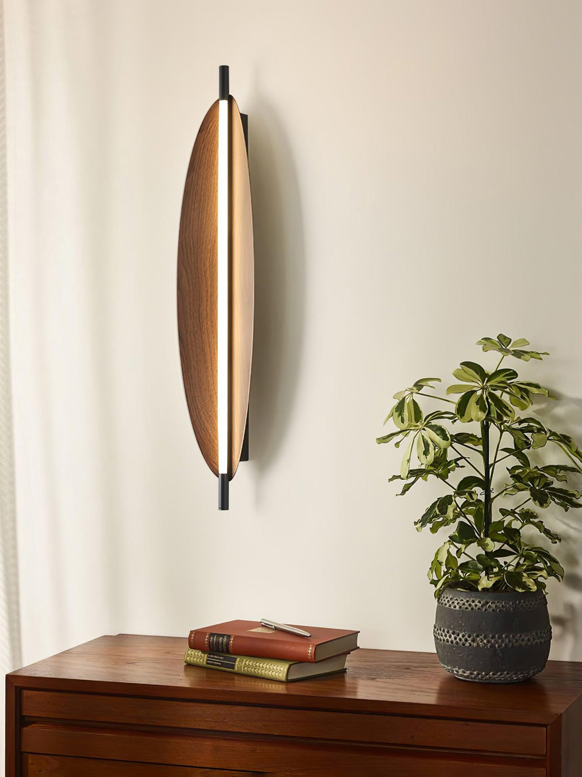 Orsoriel Modern Minimalist Sleek Board Sconce Wall lamp