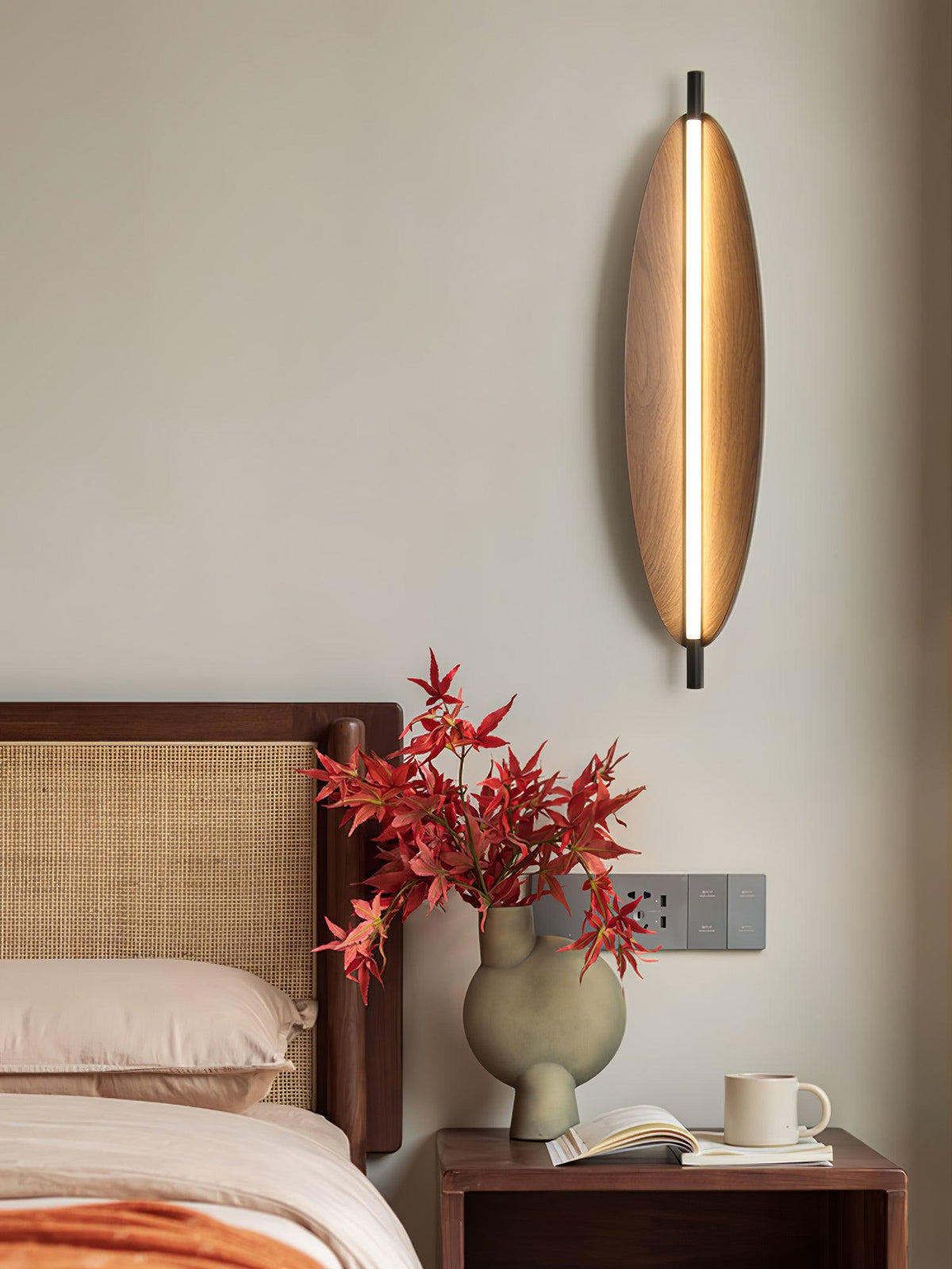 Orsoriel Modern Minimalist Sleek Board Sconce Wall lamp