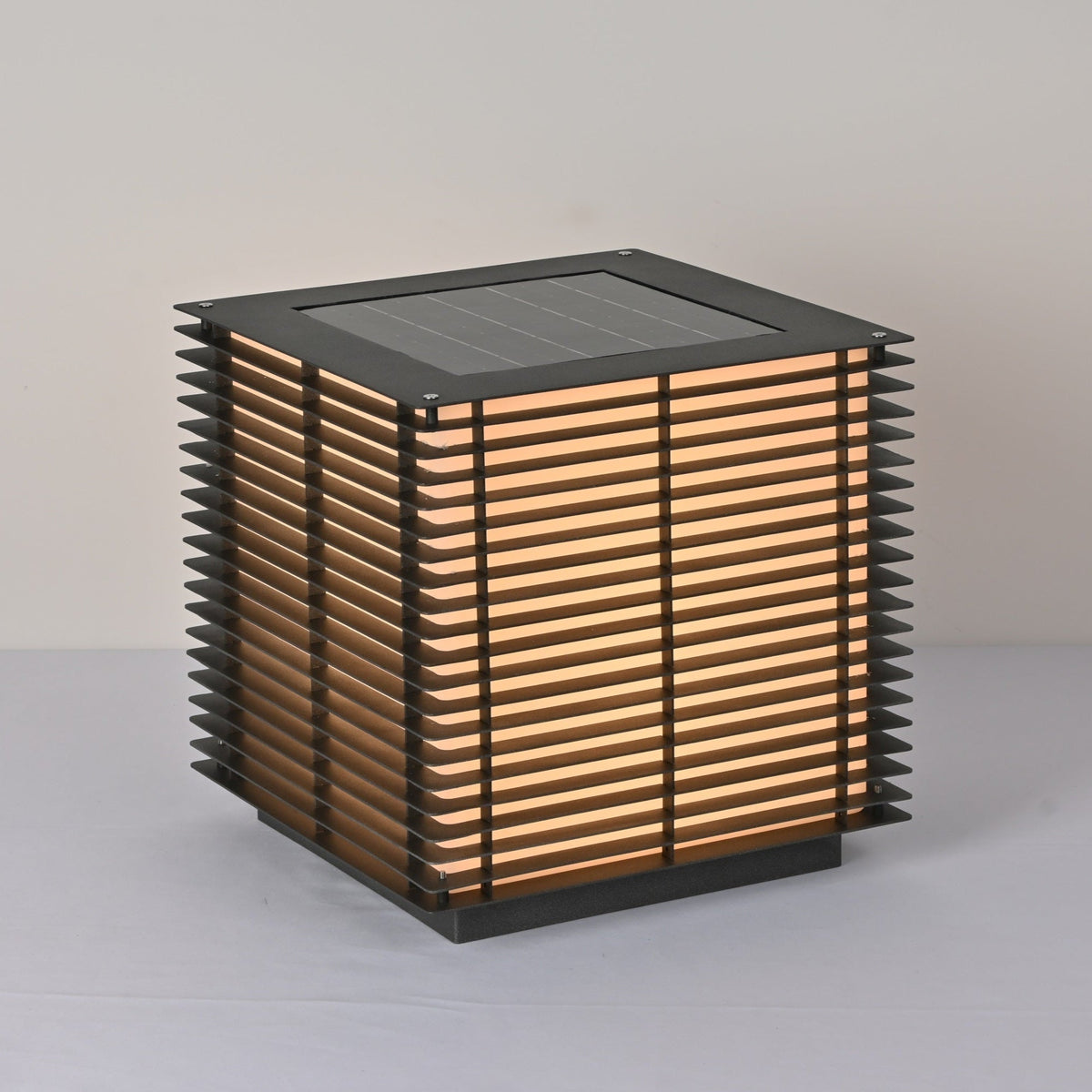 Eryon Solar Grid Outdoor Light