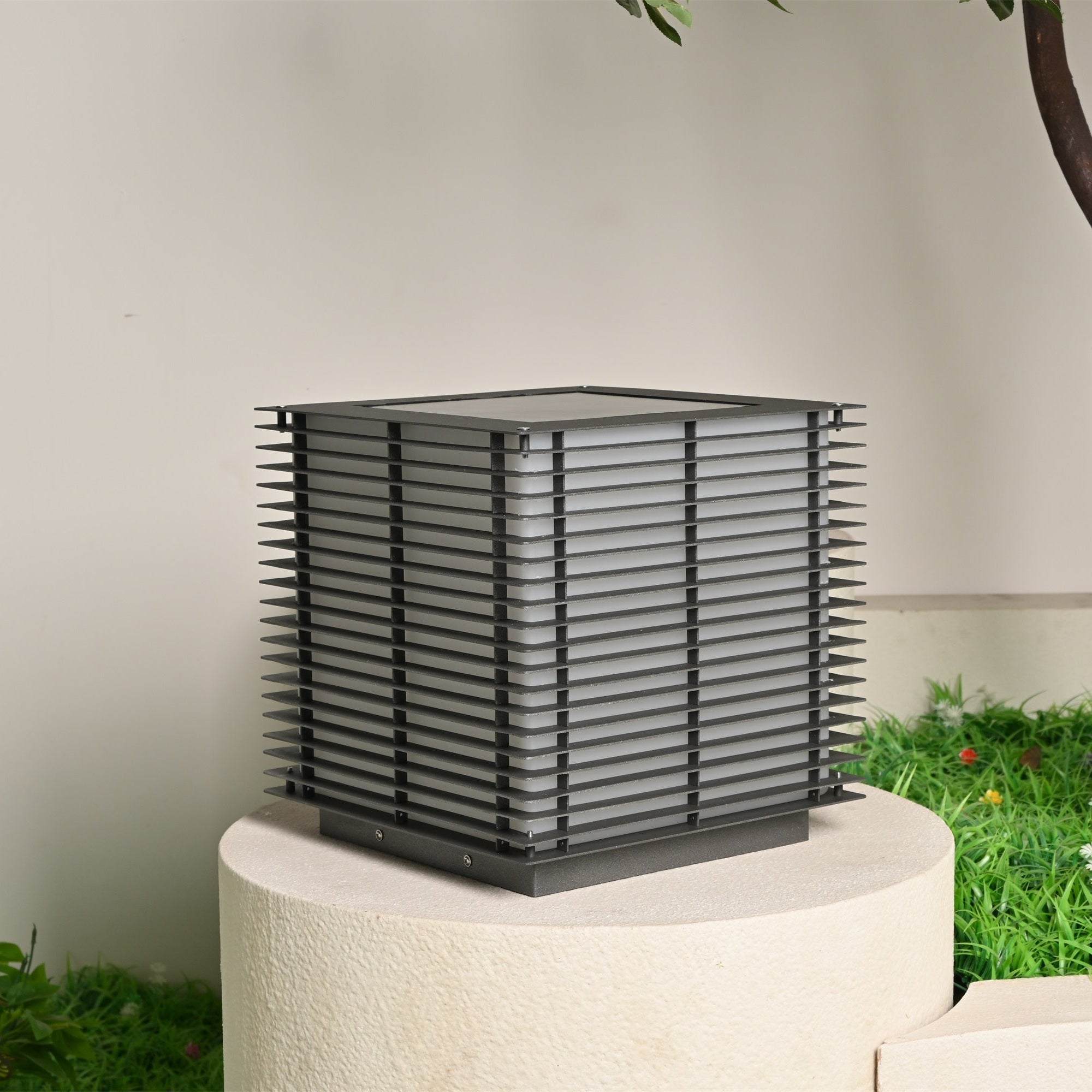 Eryon Solar Grid Outdoor Light