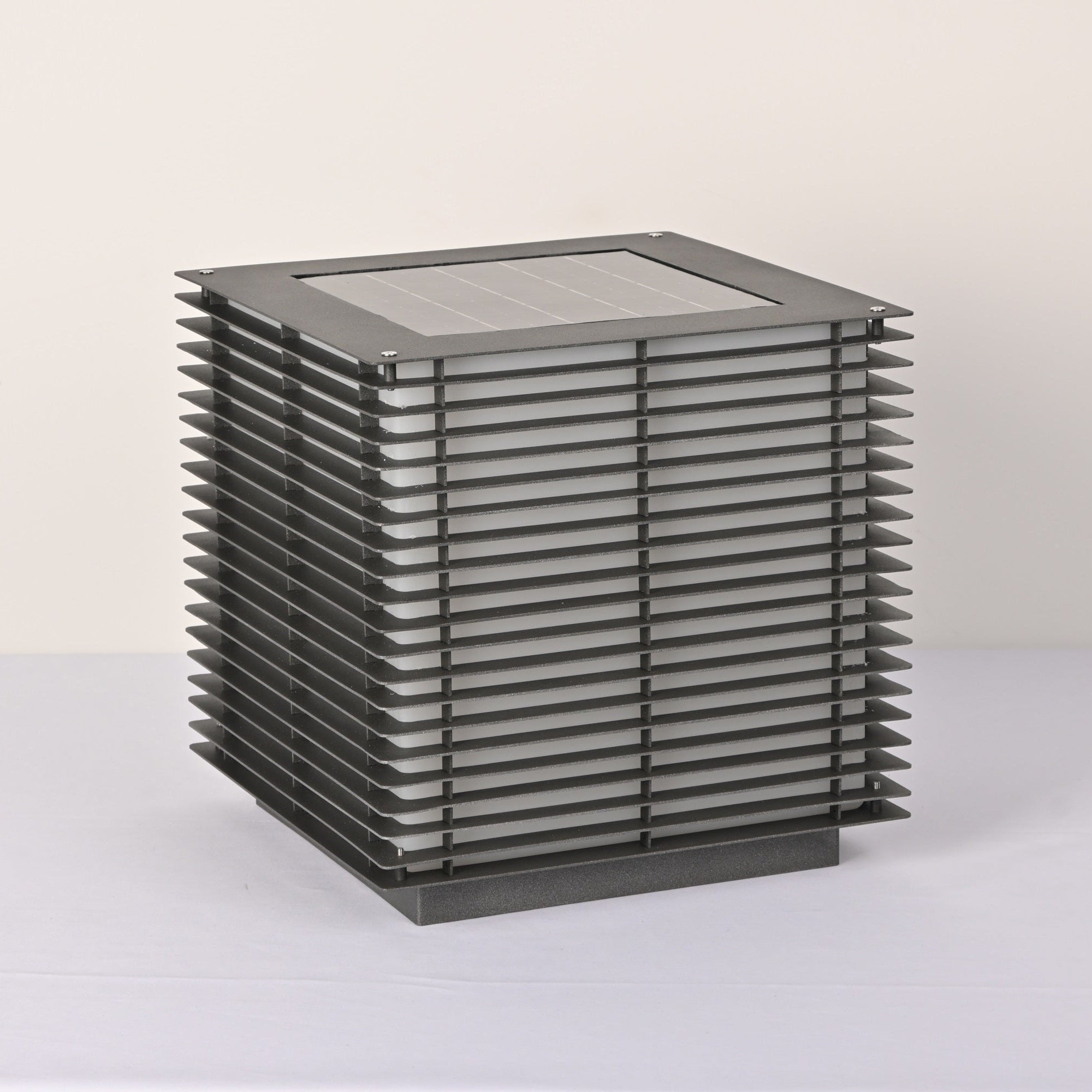 Eryon Solar Grid Outdoor Light