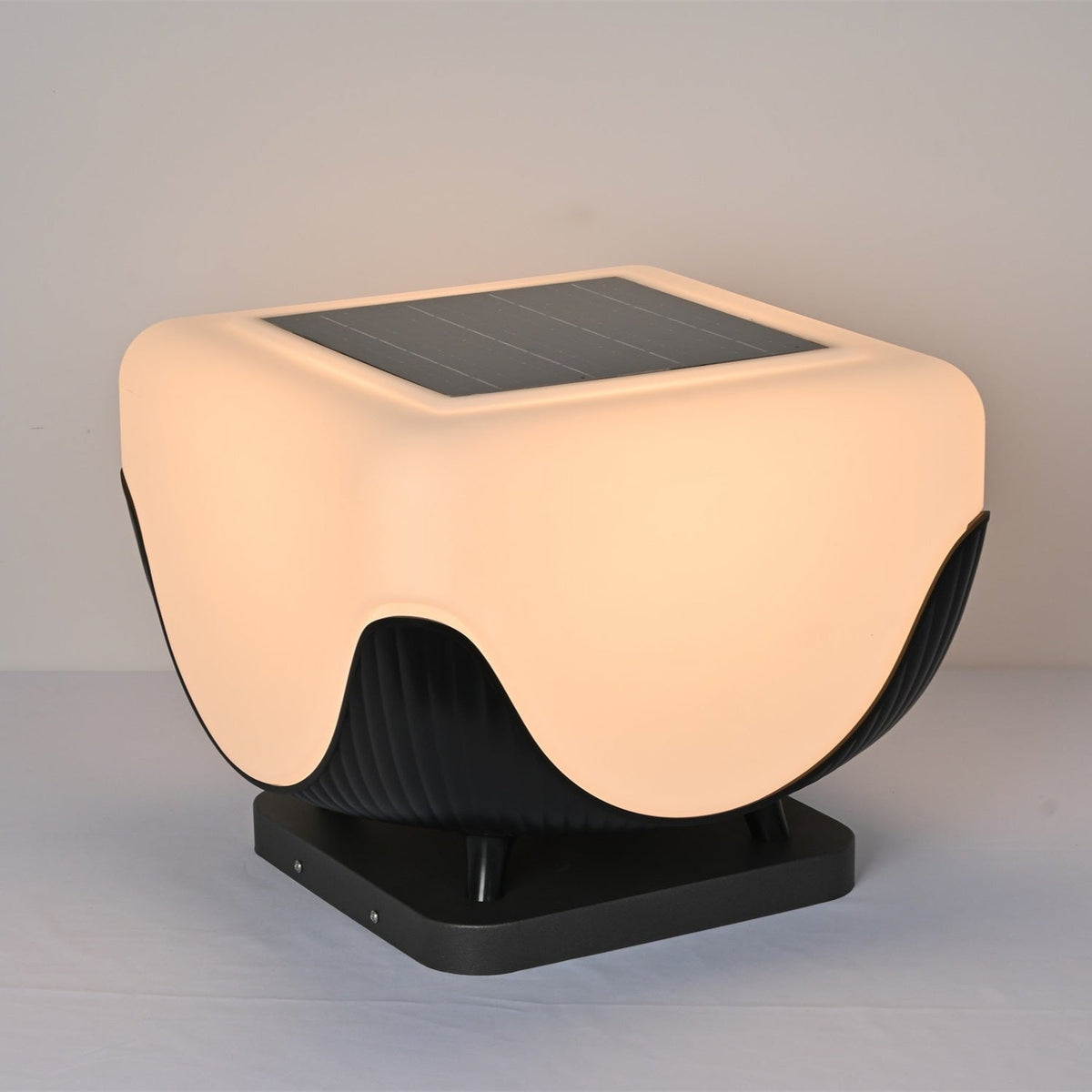 Ryder Minimalist Outdoor Light