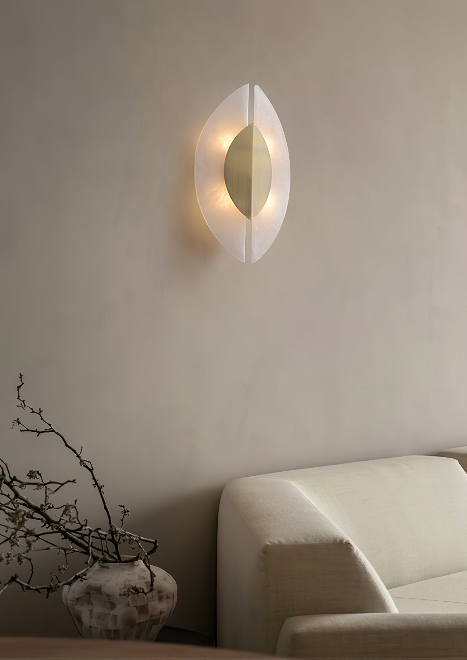 Avenanise Alabaster Wall Light
