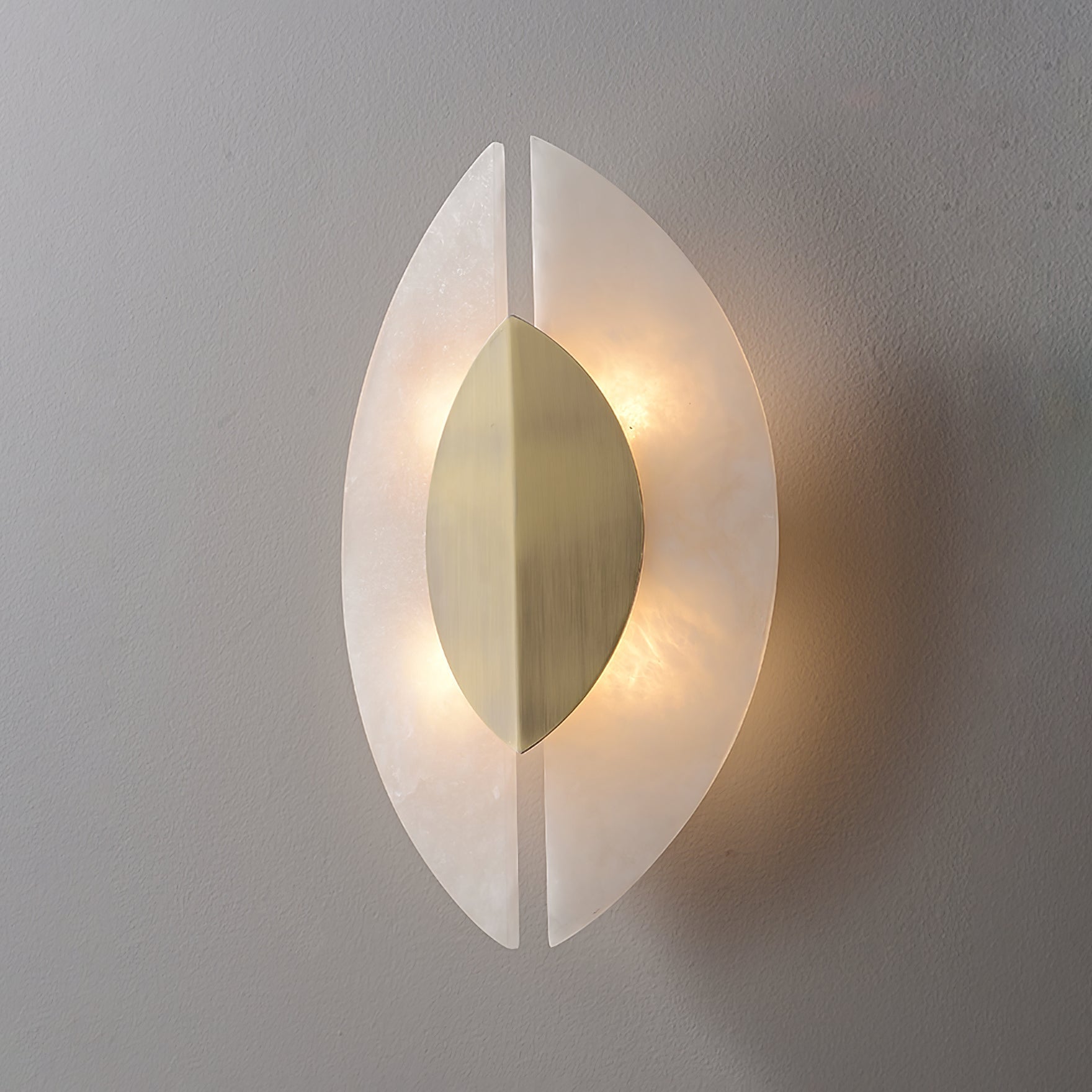 Avenanise Alabaster Wall Light