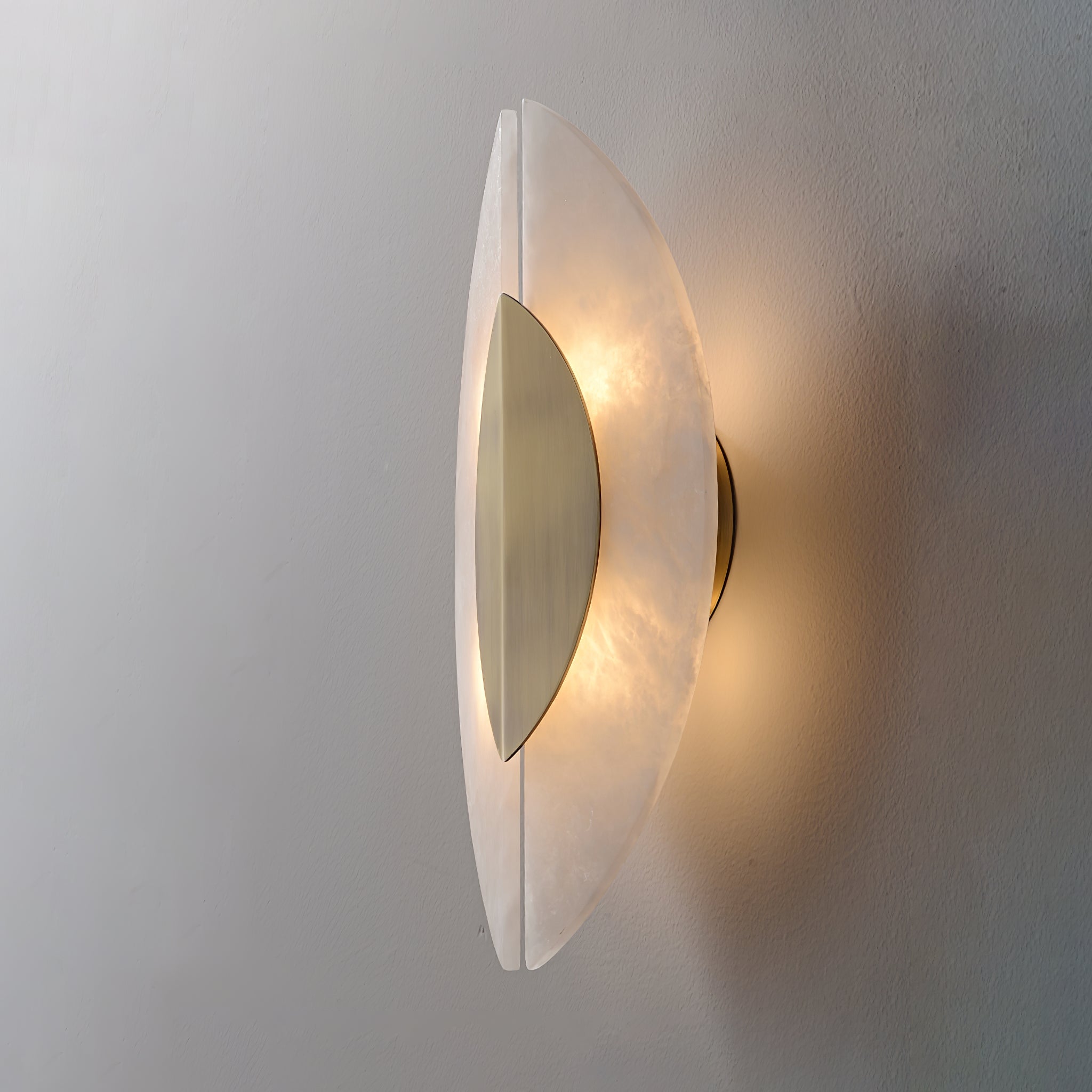 Avenanise Alabaster Wall Light
