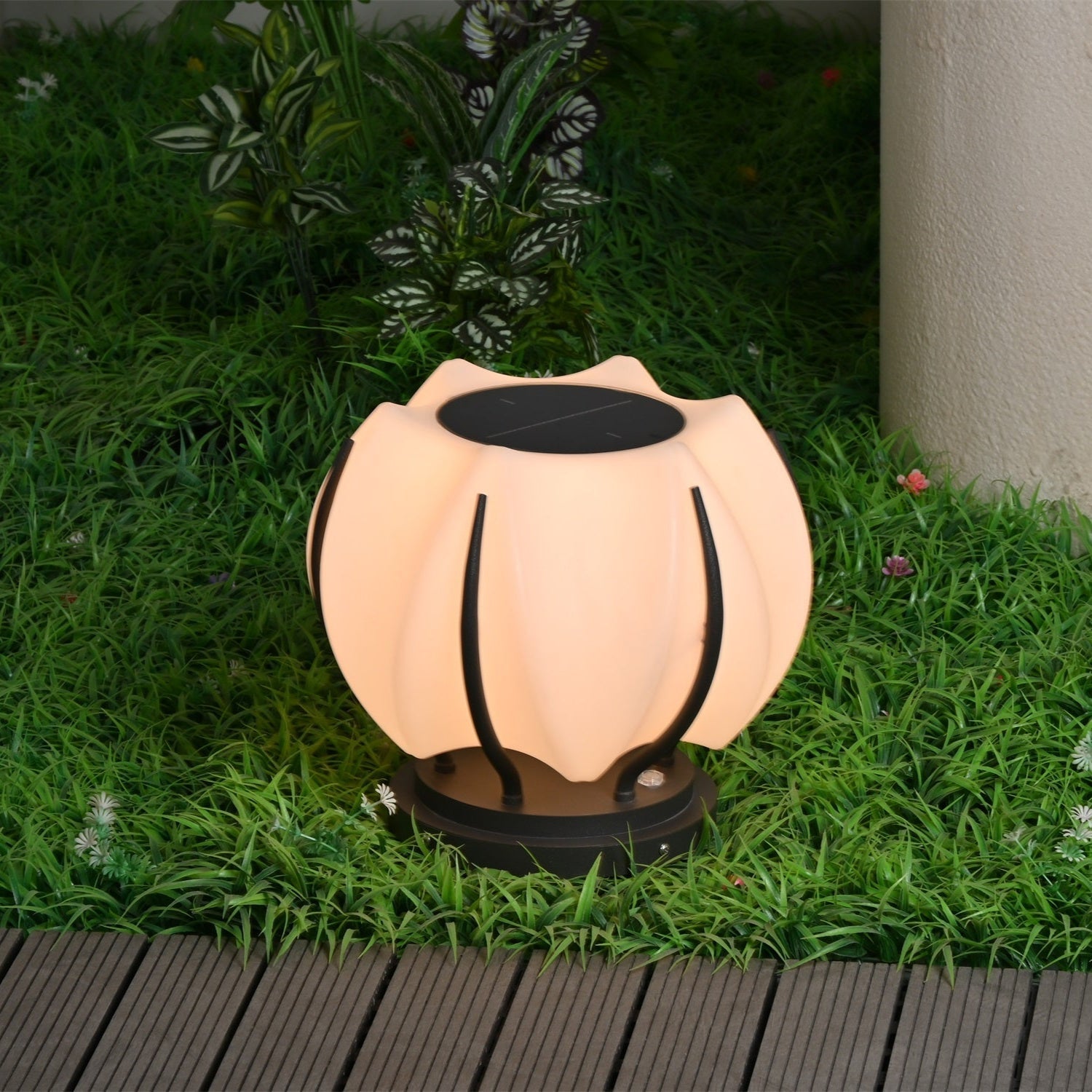 Leon Minimalist Outdoor Light