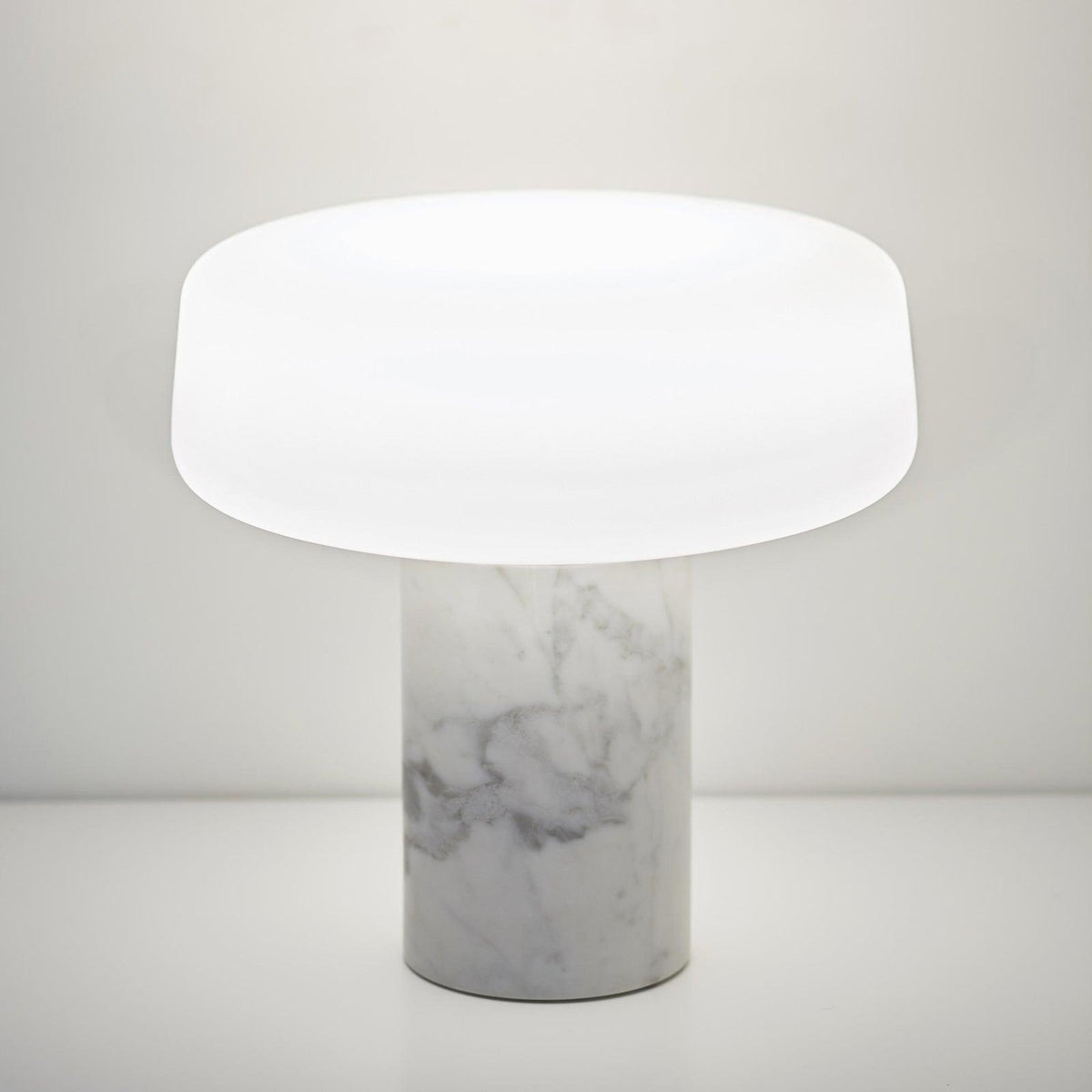 Erinilil Marble Base Table Lamp