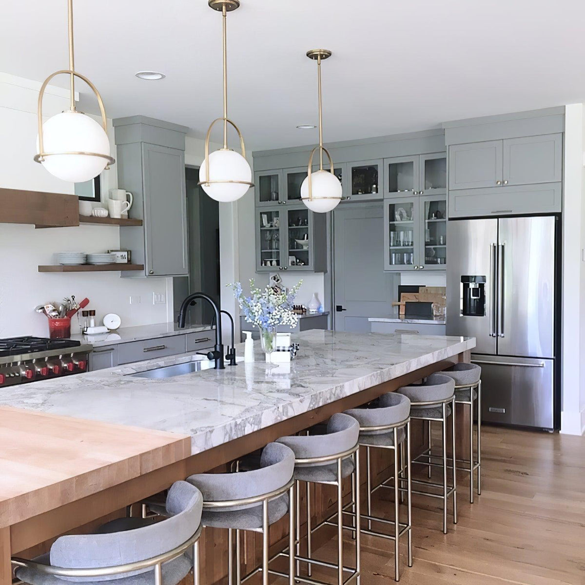 Brandonis Modern Glass Pendant Light