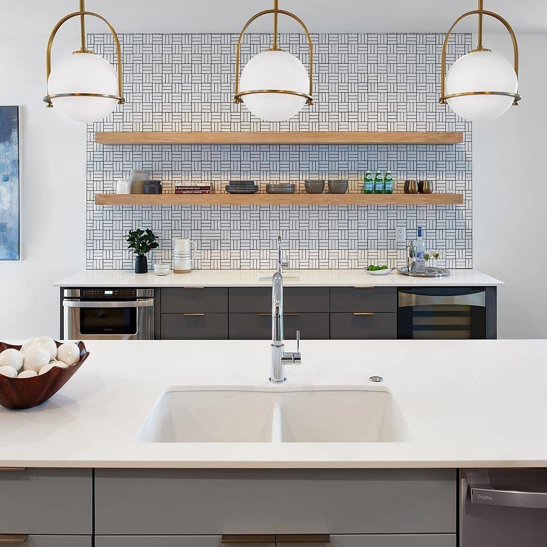 Brandonis Modern Glass Pendant Light