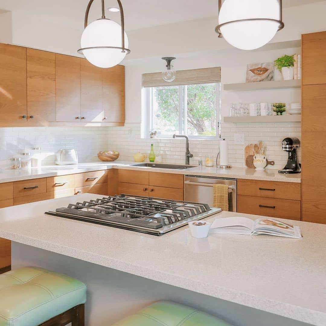 Brandonis Modern Glass Pendant Light