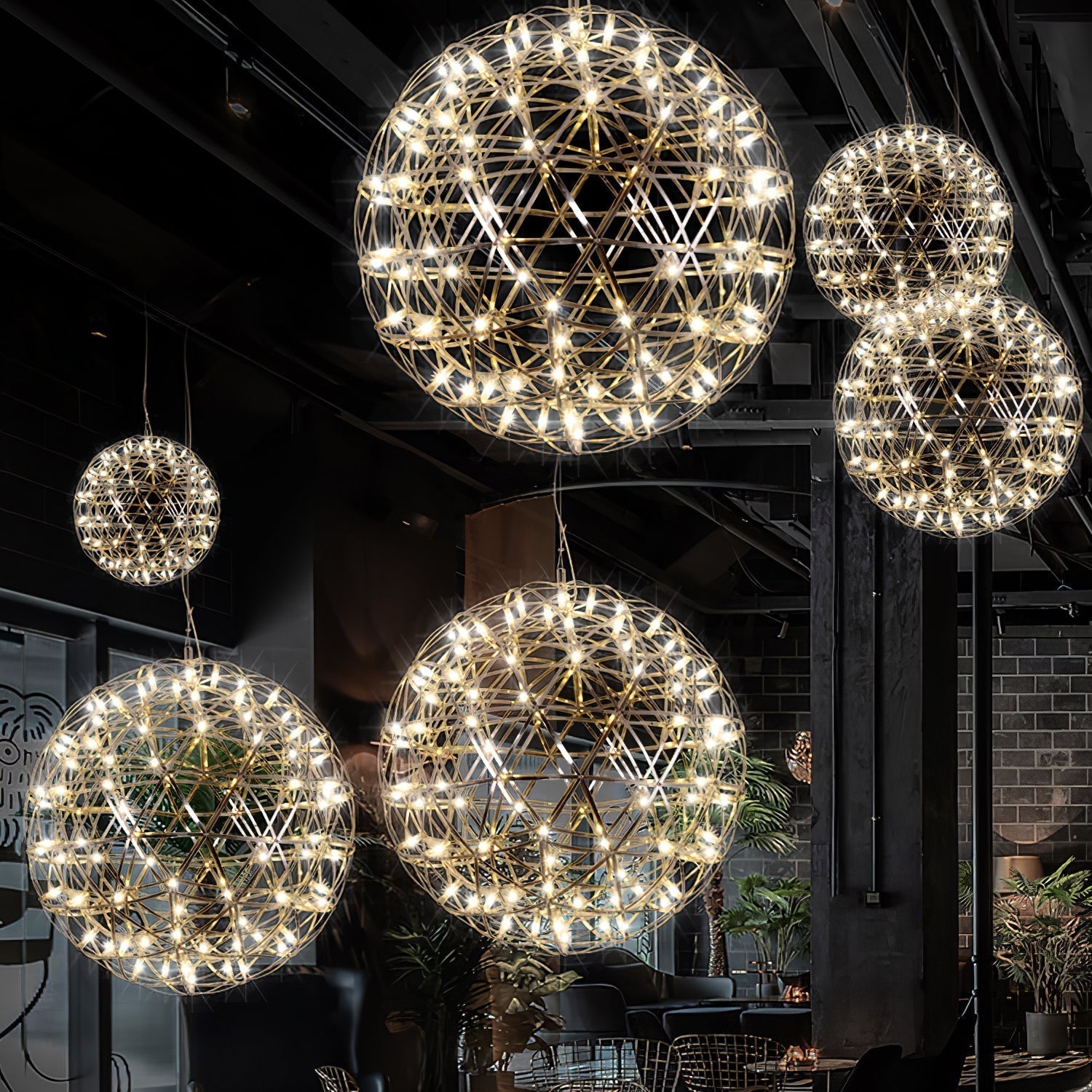Sylvarin Gold Spark Ball Pendant Light