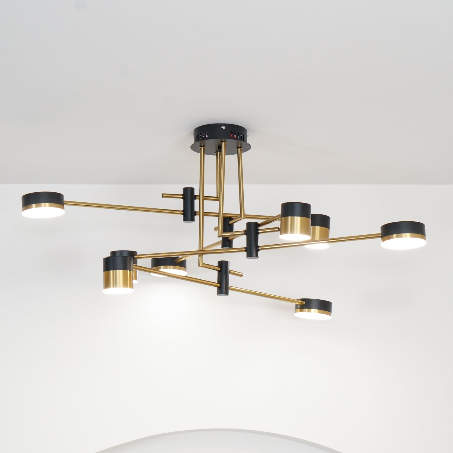 Lustra Chandelier Black Gold Spider Arms - Neutral Decor