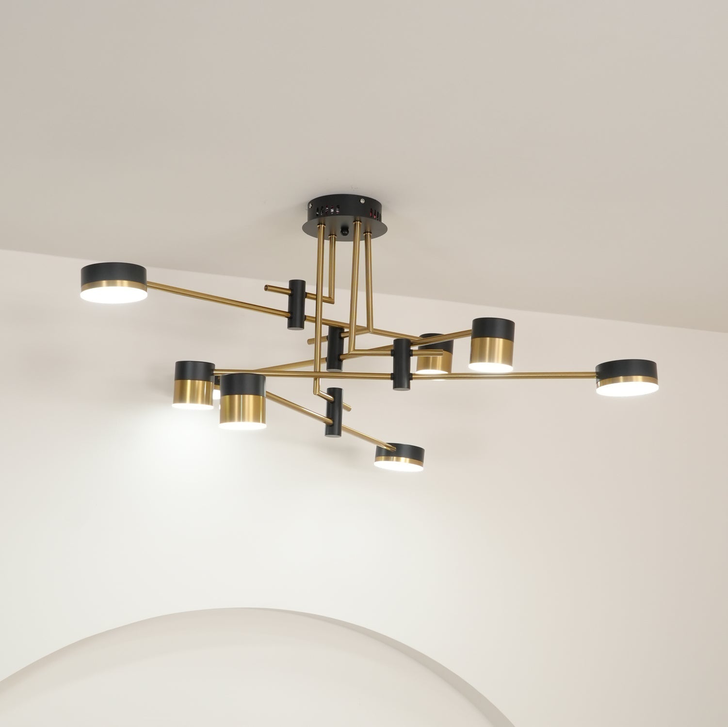 Lustra Chandelier Black Gold Spider Arms - Neutral Decor