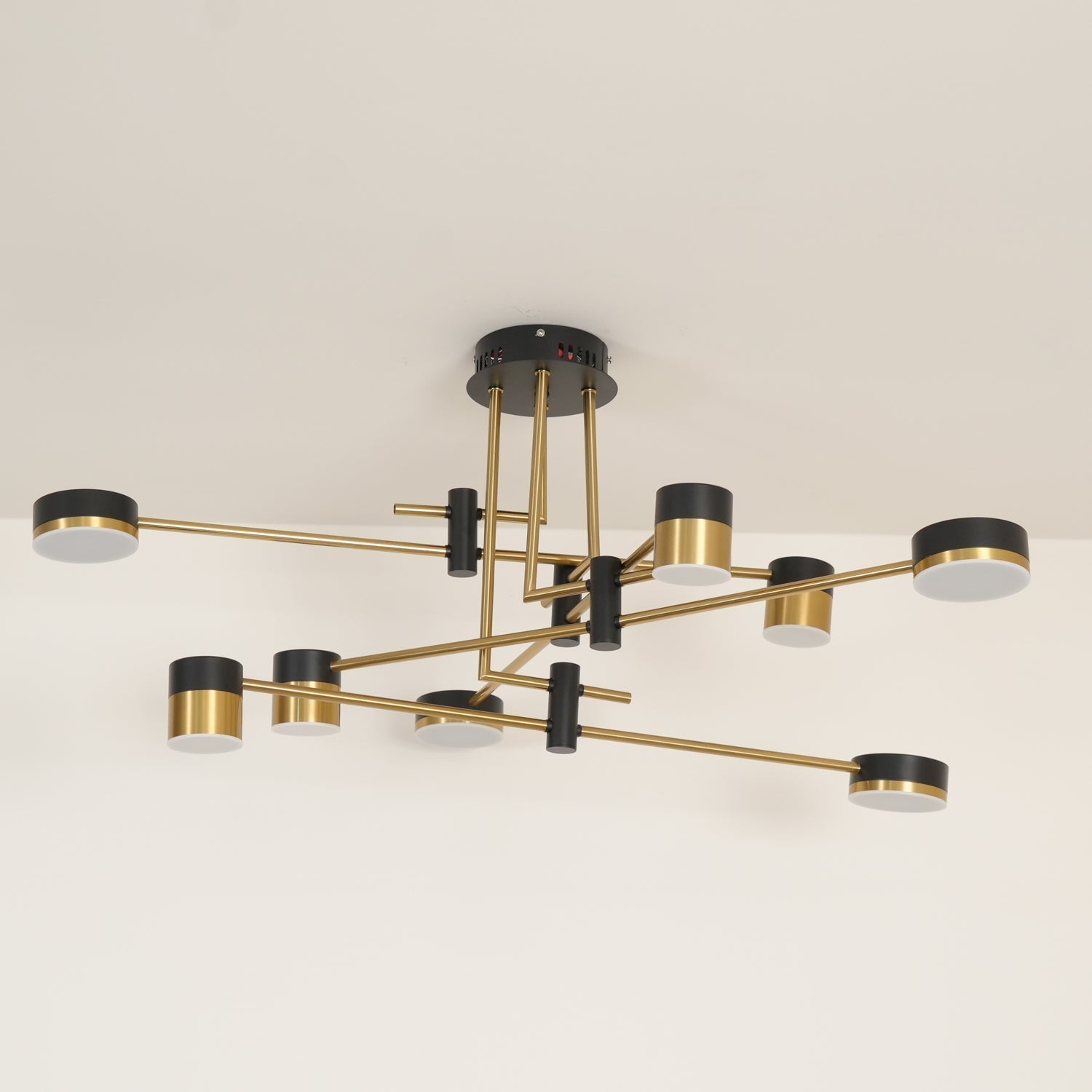 Lustra Chandelier Black Gold Spider Arms - Neutral Decor