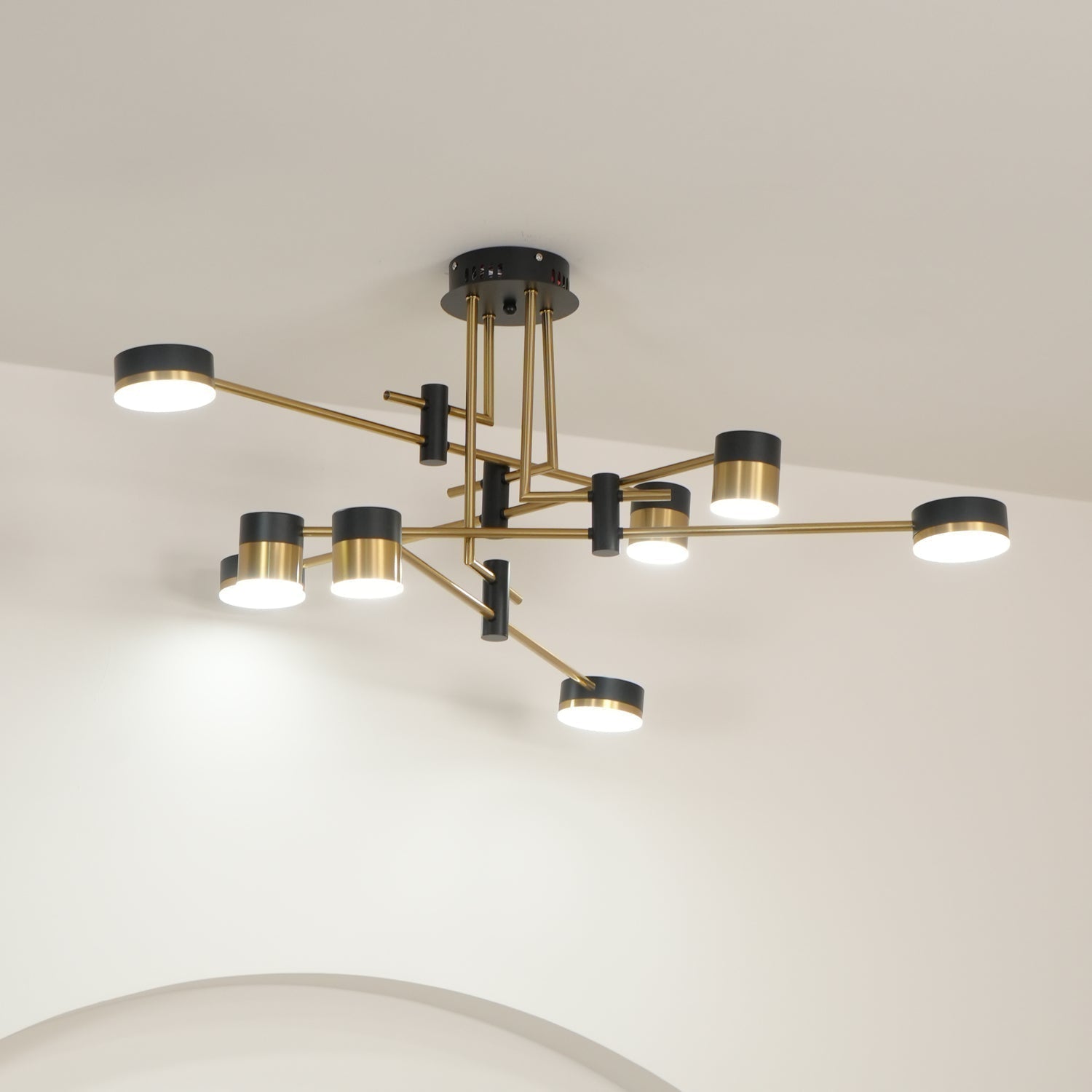 Lustra Chandelier Black Gold Spider Arms - Neutral Decor