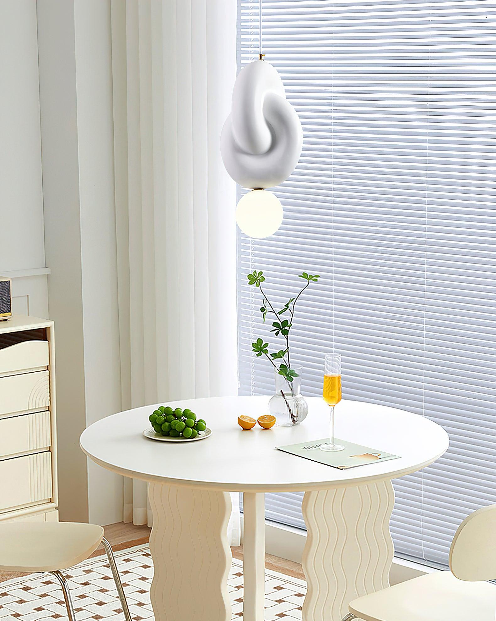 Tyev Individual Creativity Resin Glass Pendant Lamp