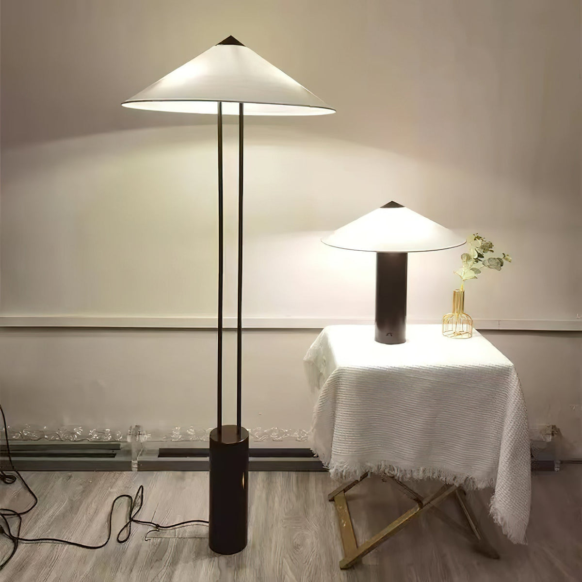 Veleaya Floor Lamp