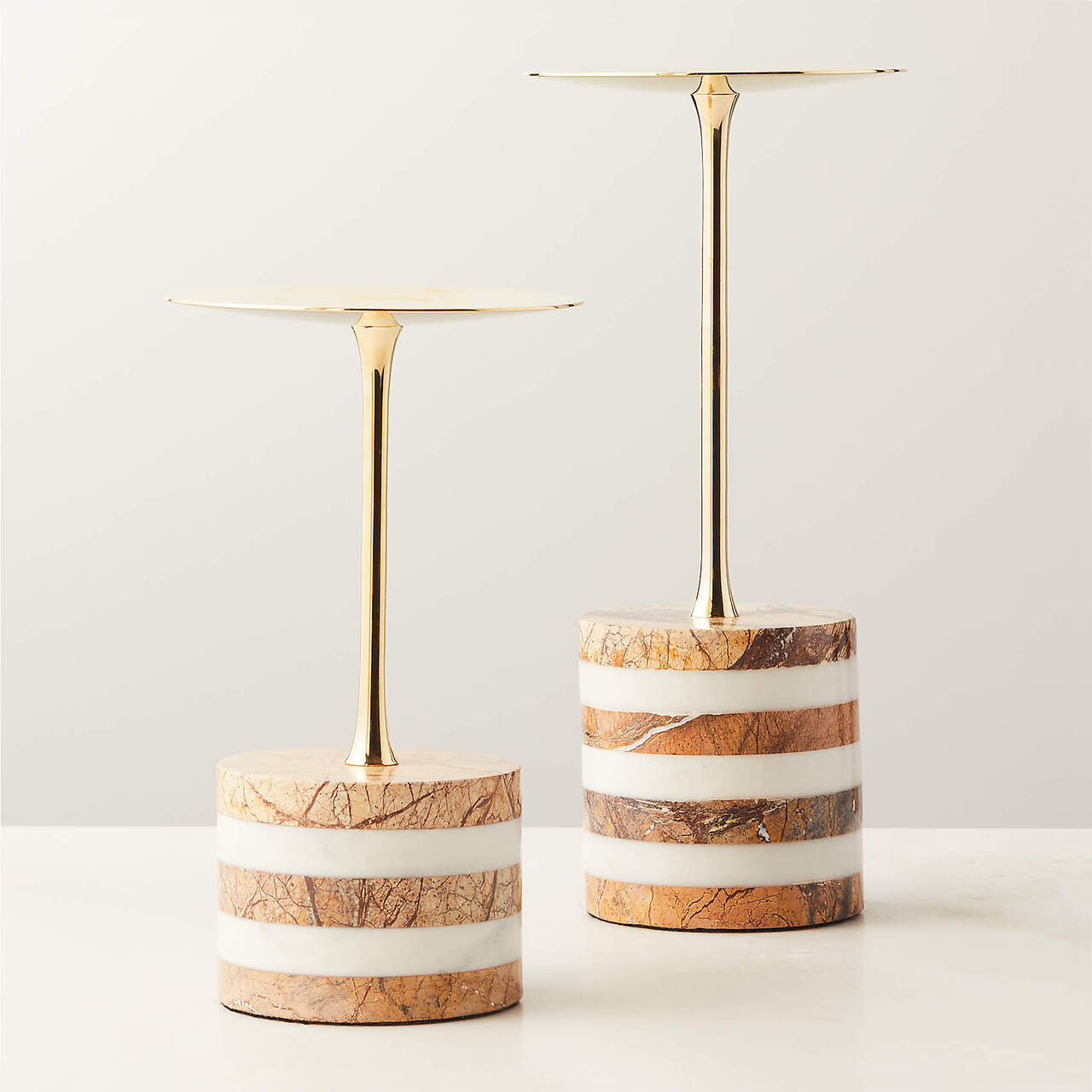 Teriivette Candle Stand