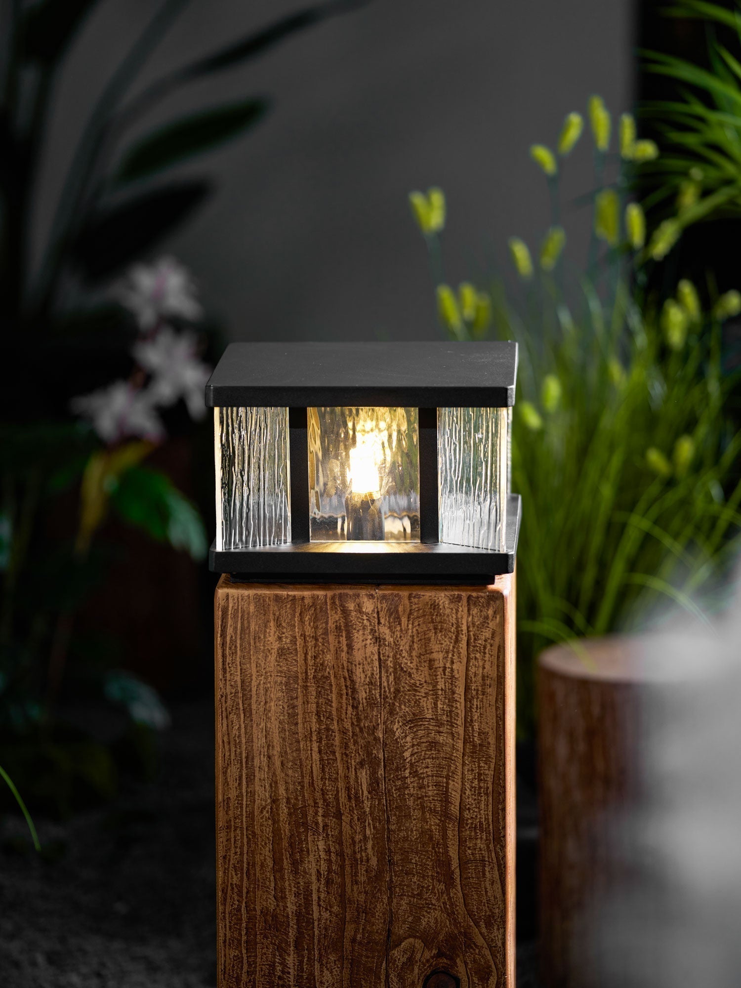 Jent Square Outdoor Light