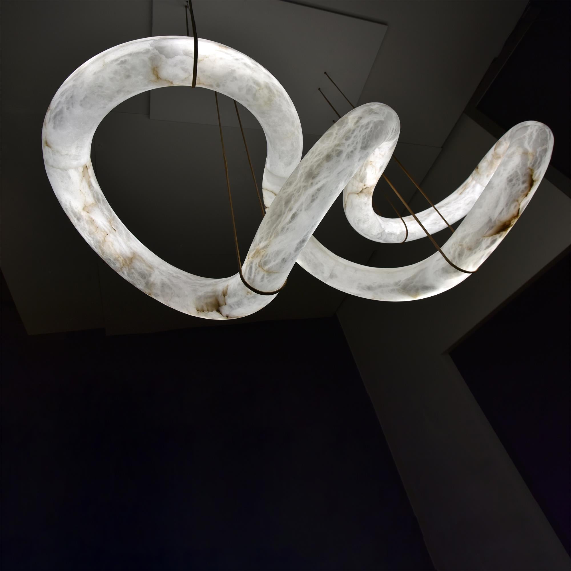 Mithos Curved Alabaster Pendant Light
