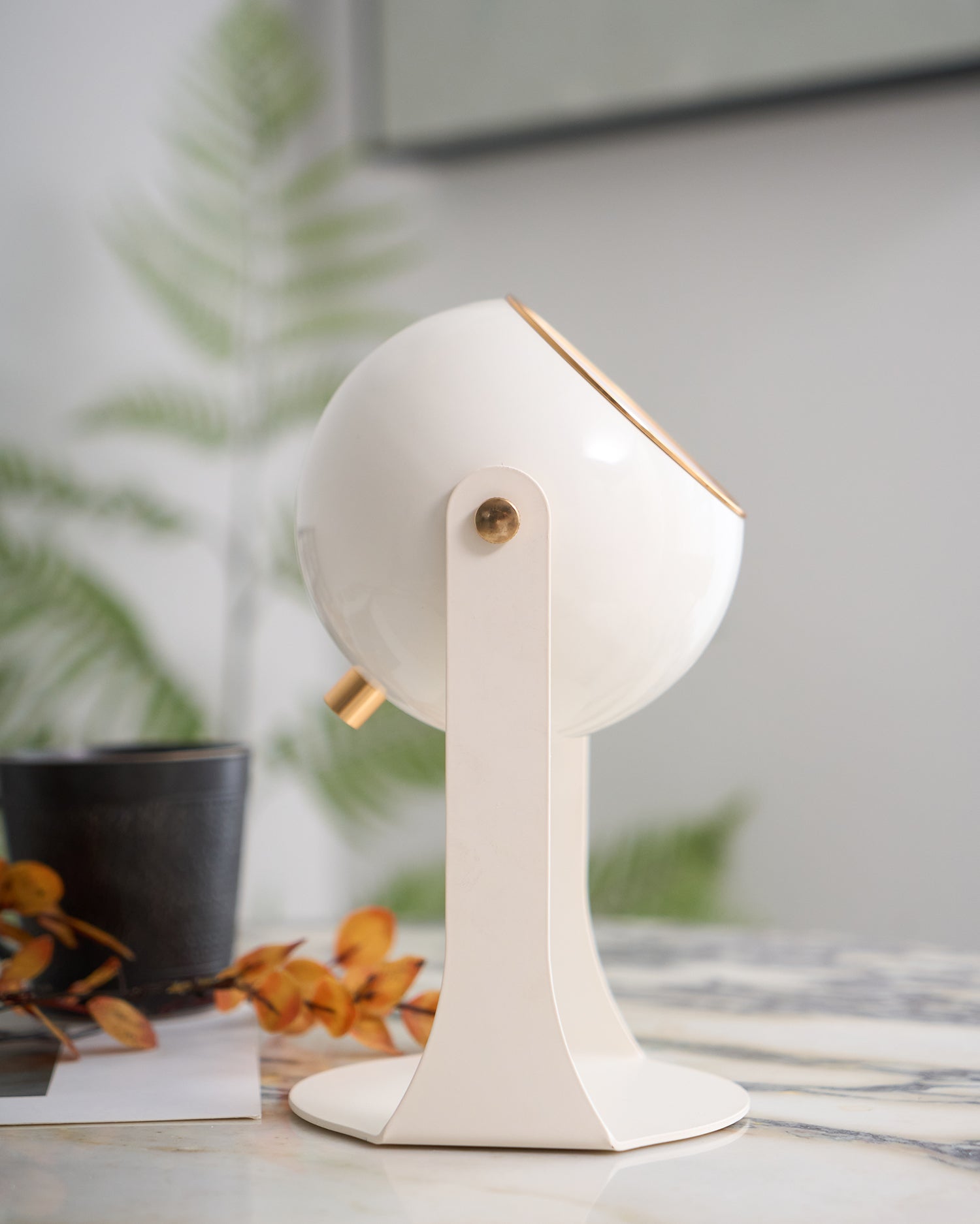 Ulsken Acrylic Minimalist Table Lamp