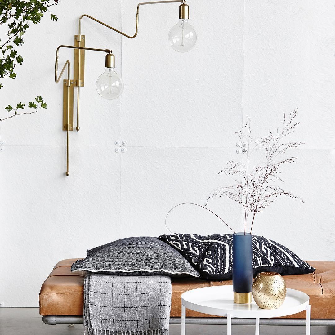 Elsoreth Modern Minimalist Swing Wall Lamp