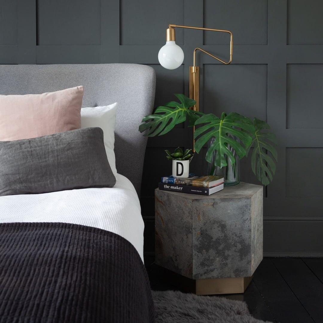 Elsoreth Modern Minimalist Swing Wall Lamp