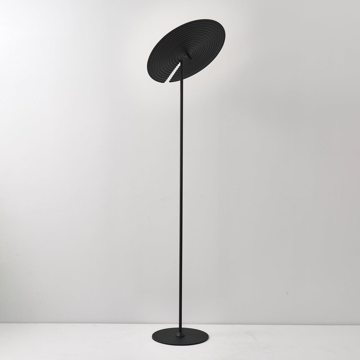 Spira Modern Aluminum Floor Lamp