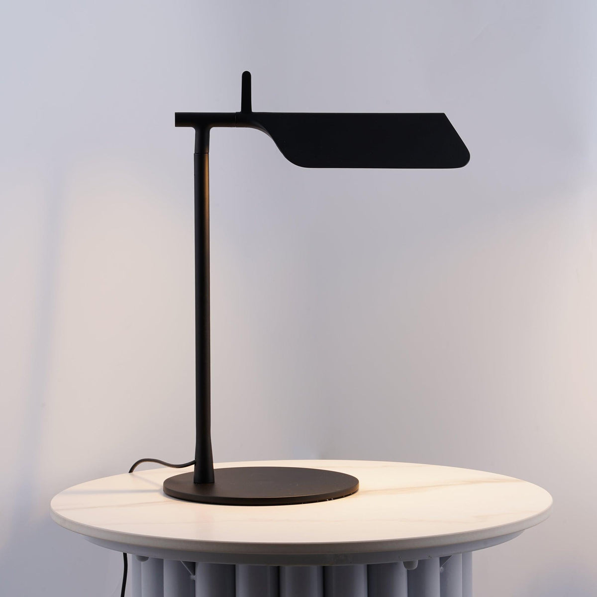 Cilorn Acrylic Minimalist Table Lamp
