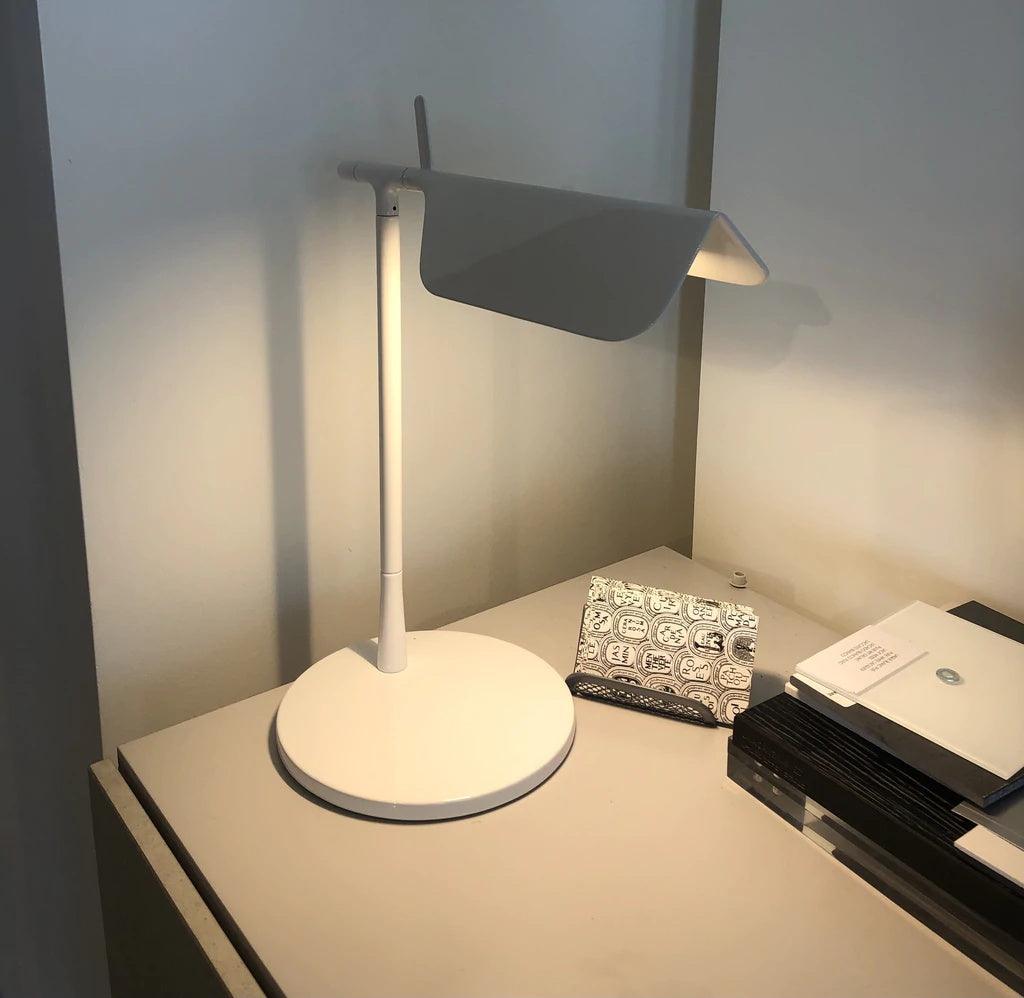 Cilorn Acrylic Minimalist Table Lamp