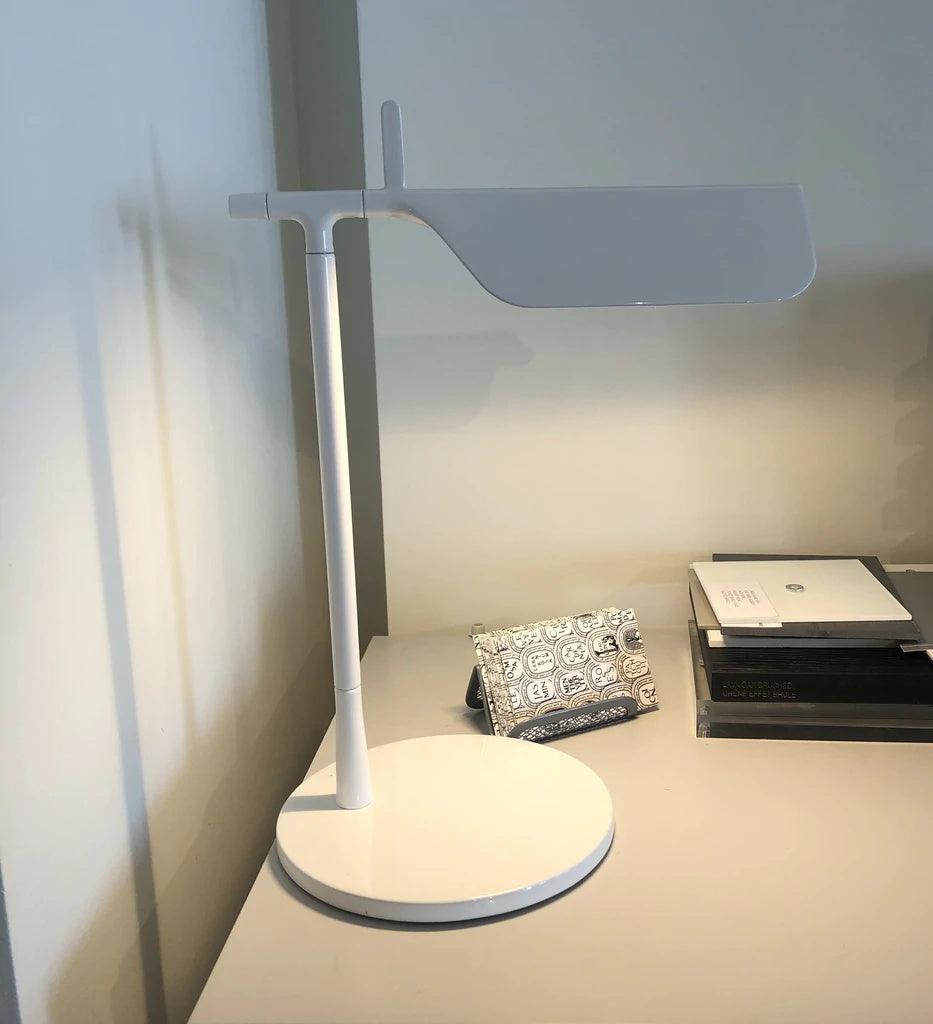 Cilorn Acrylic Minimalist Table Lamp