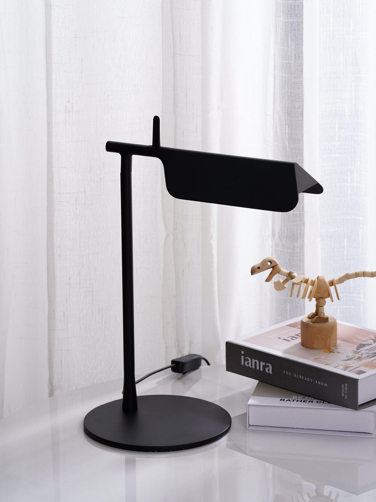 Cilorn Acrylic Minimalist Table Lamp