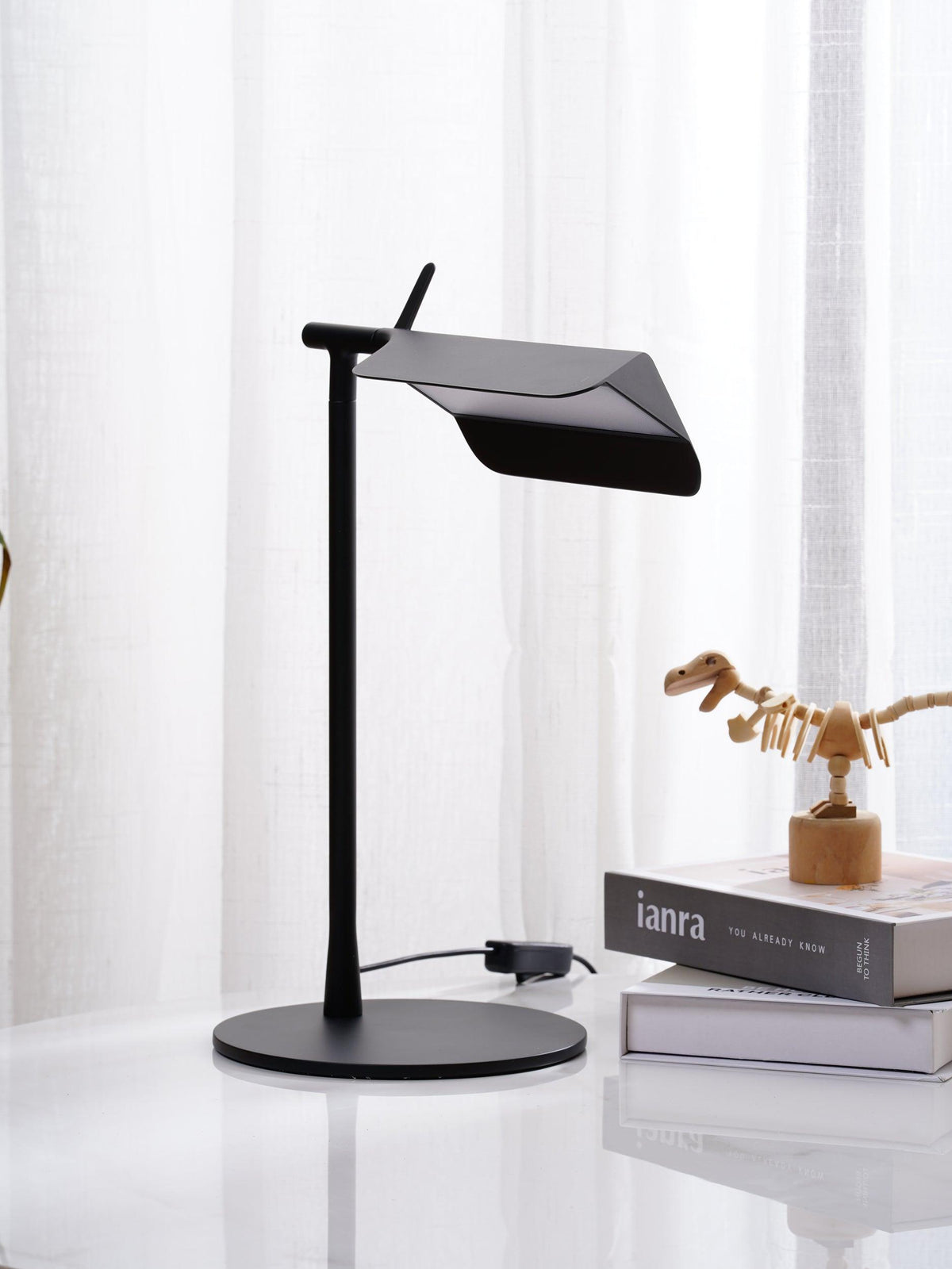 Cilorn Acrylic Minimalist Table Lamp