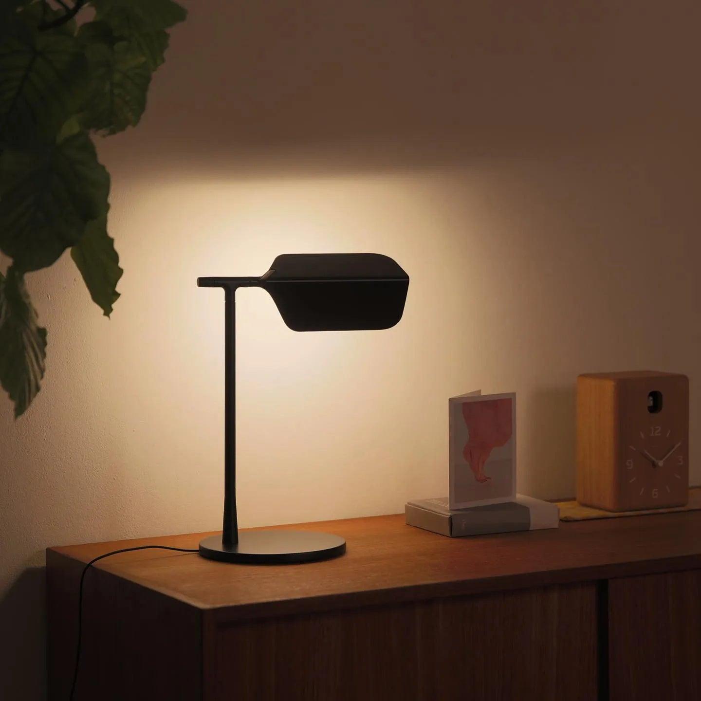 Cilorn Acrylic Minimalist Table Lamp