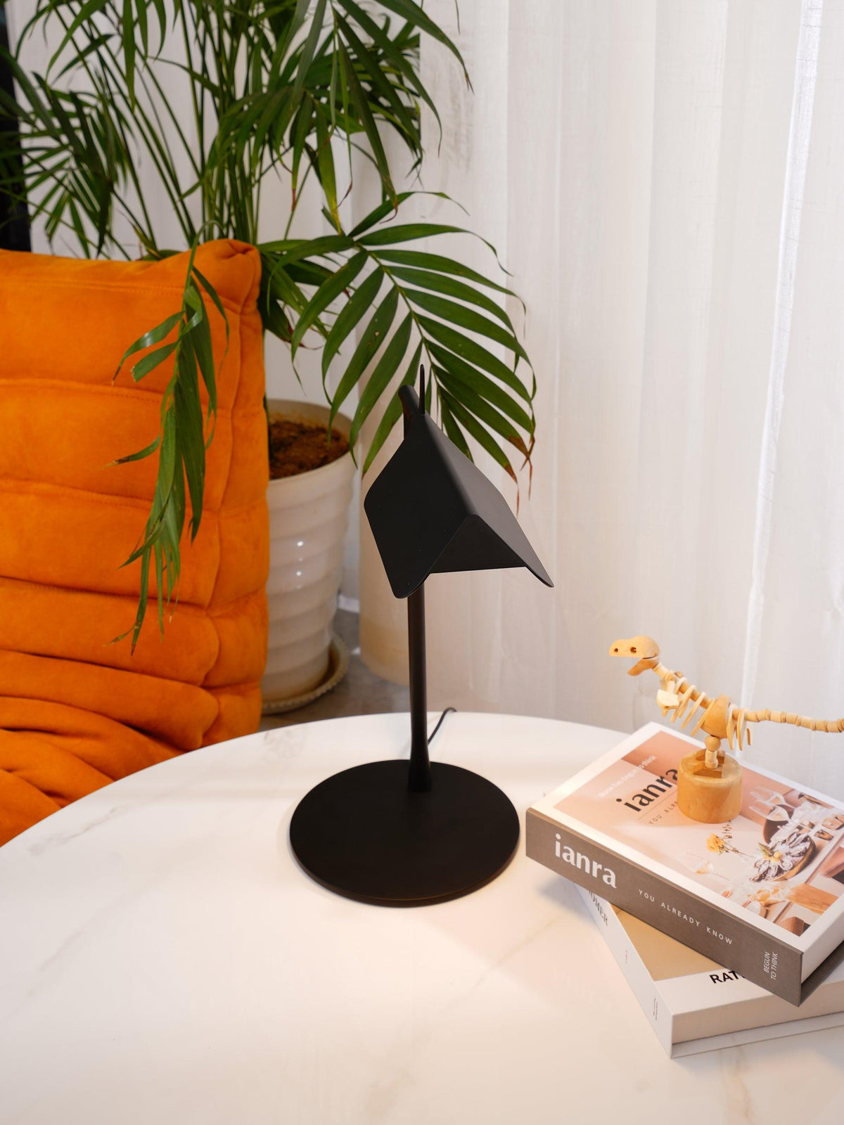 Cilorn Acrylic Minimalist Table Lamp