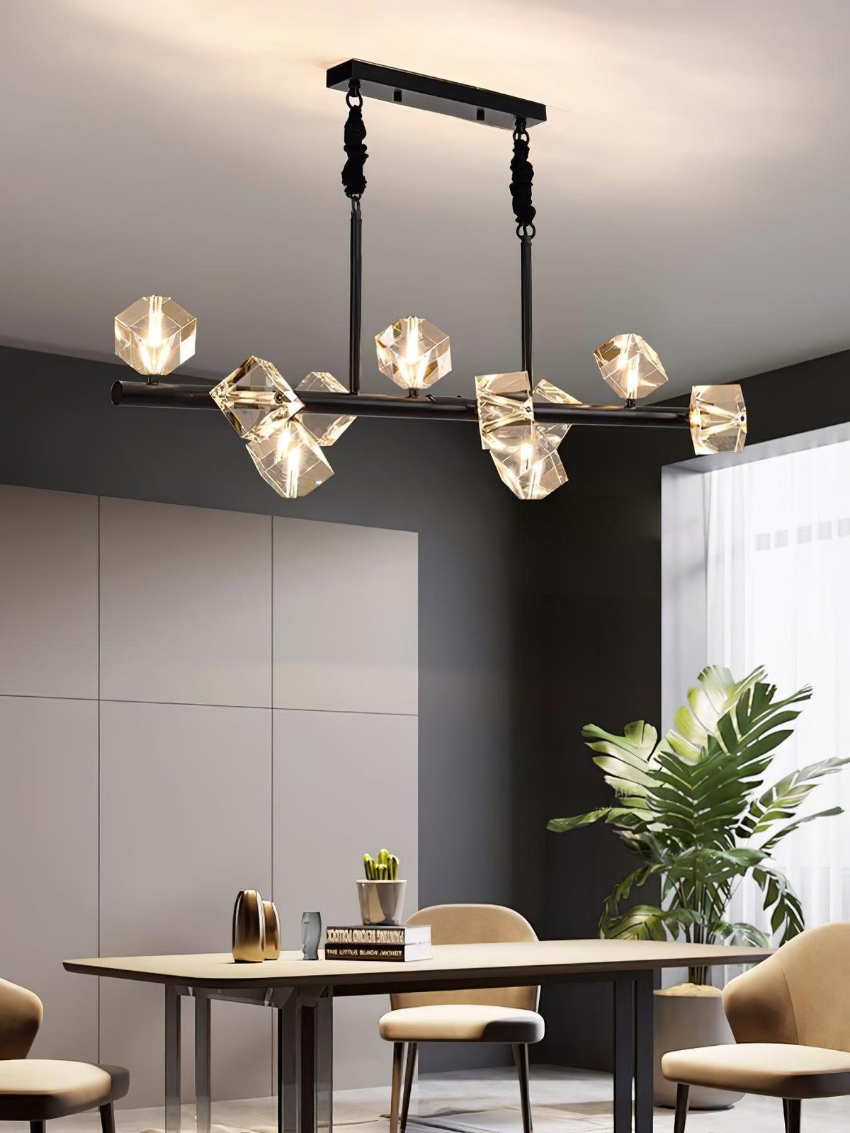 Eurthiel Luxe Crystal Pendant Light