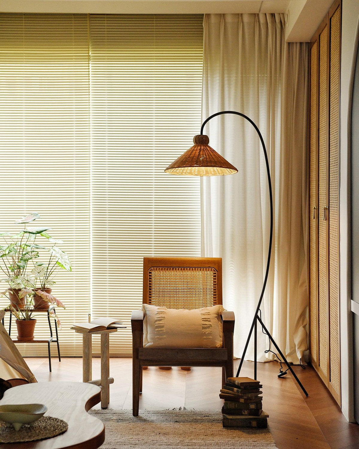 Sombrero Rattan Arc Floor Lamp