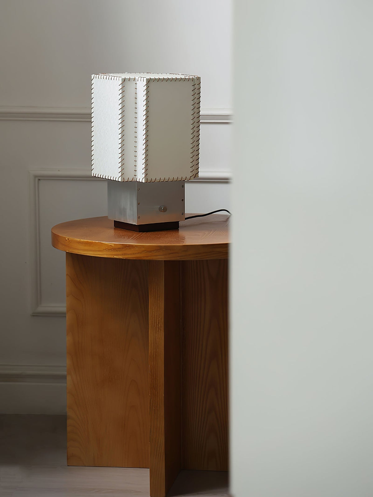 Selinora Modern Table Lamp