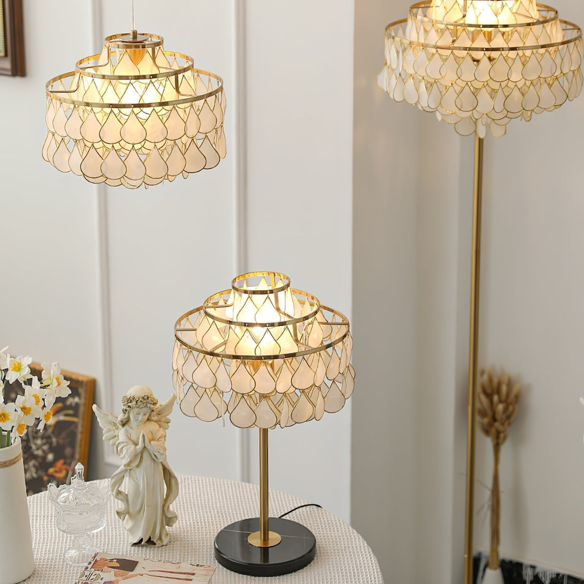 Jacob Luxury  Teardrops  Shell Table Lamp